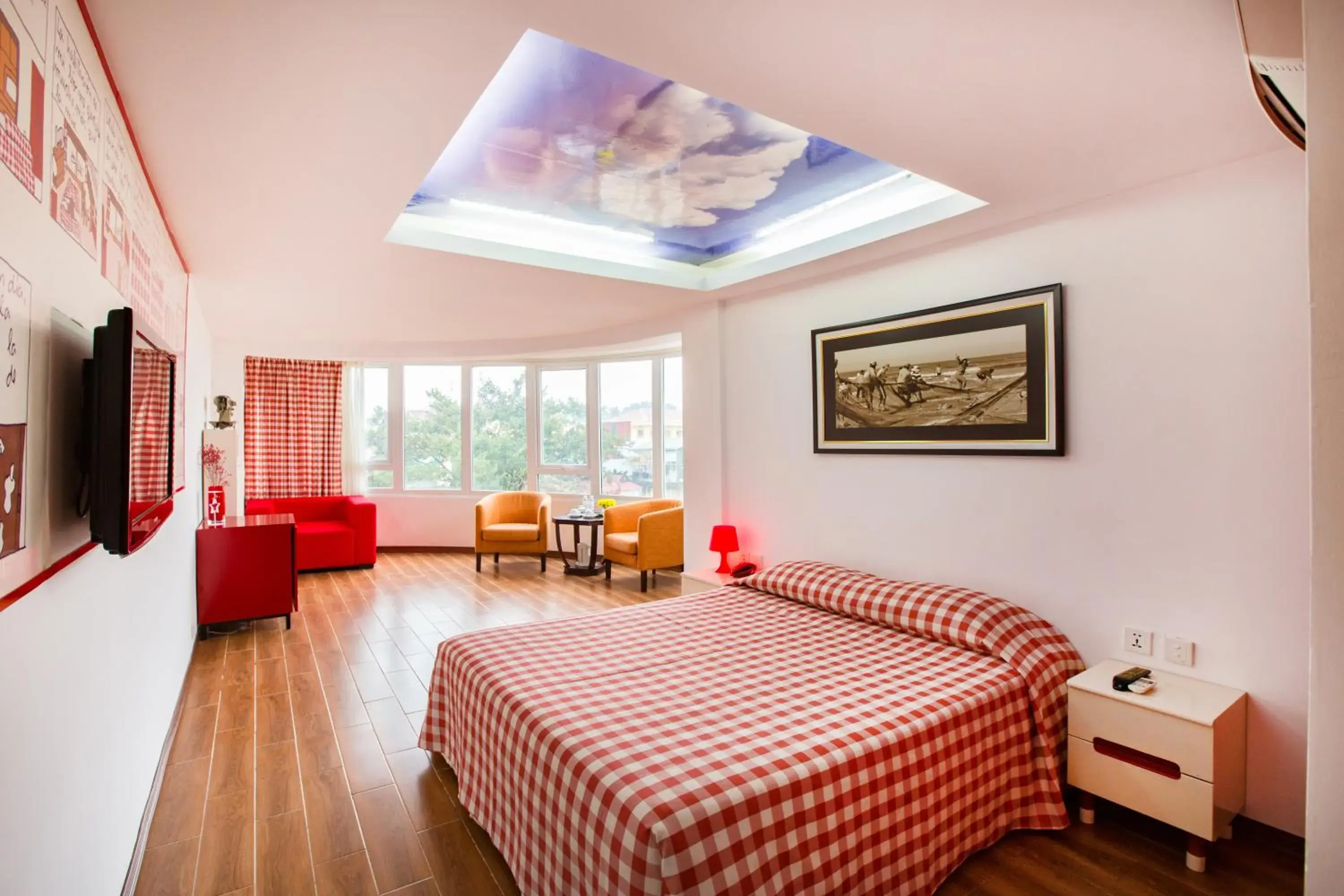 Deluxe Double or Twin Room with City View in Thang Long Espana Hotel Deluxe Double or Twin Room with City View in Thang Long Espana Hotel