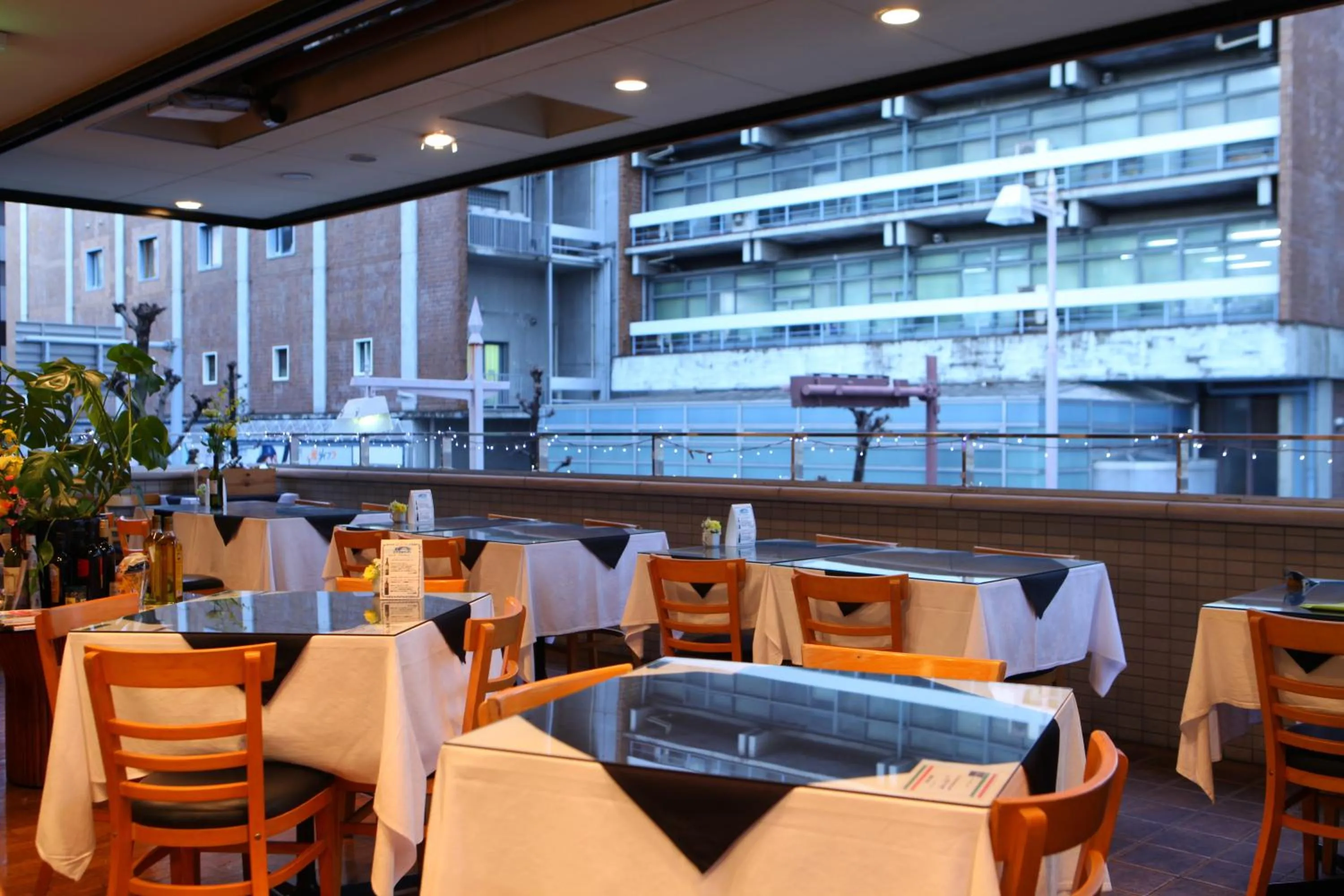 Restaurant/places to eat in Hotel Aria