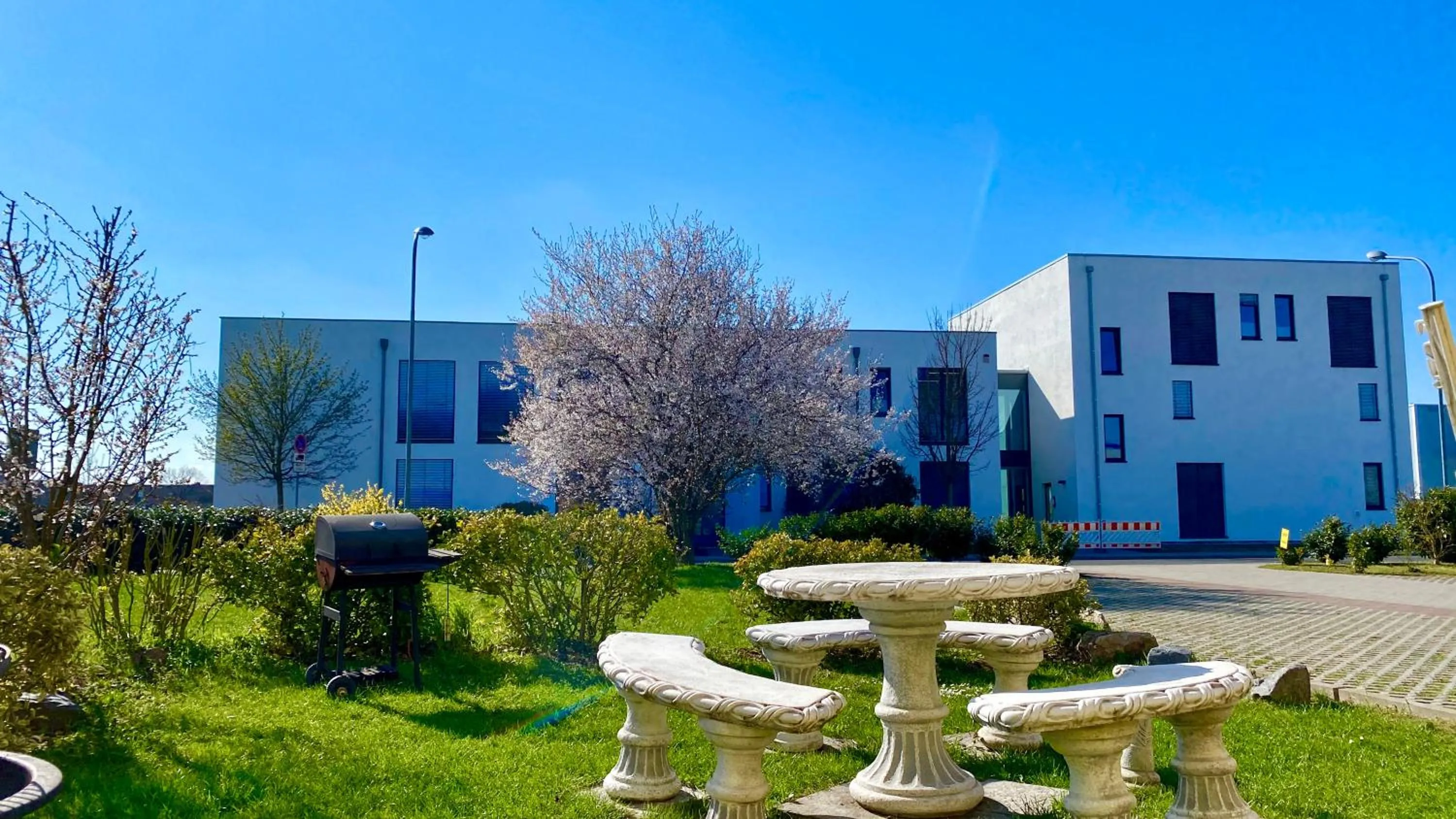 Property building in i-Motel