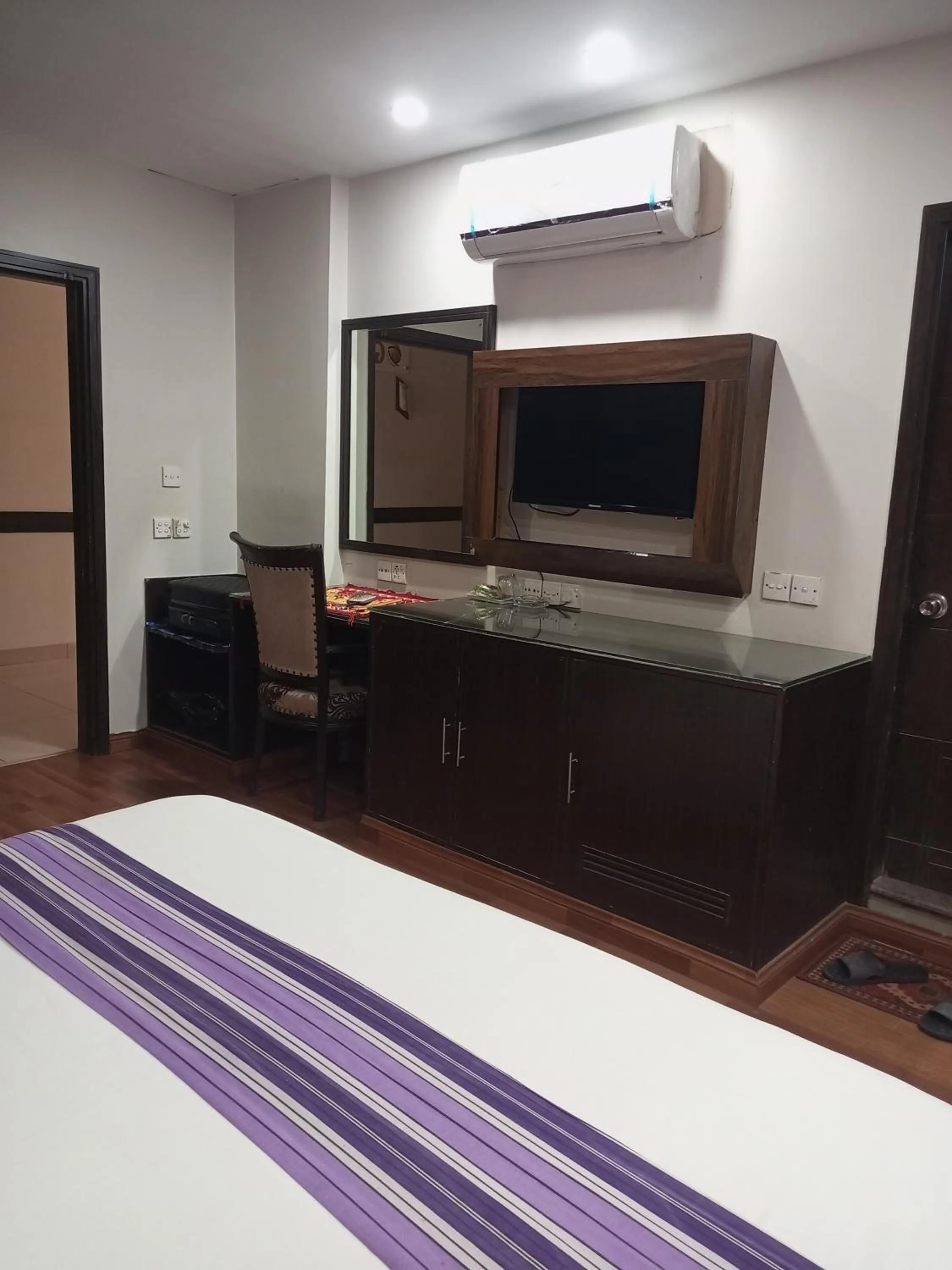 Bed in Hira Guest House