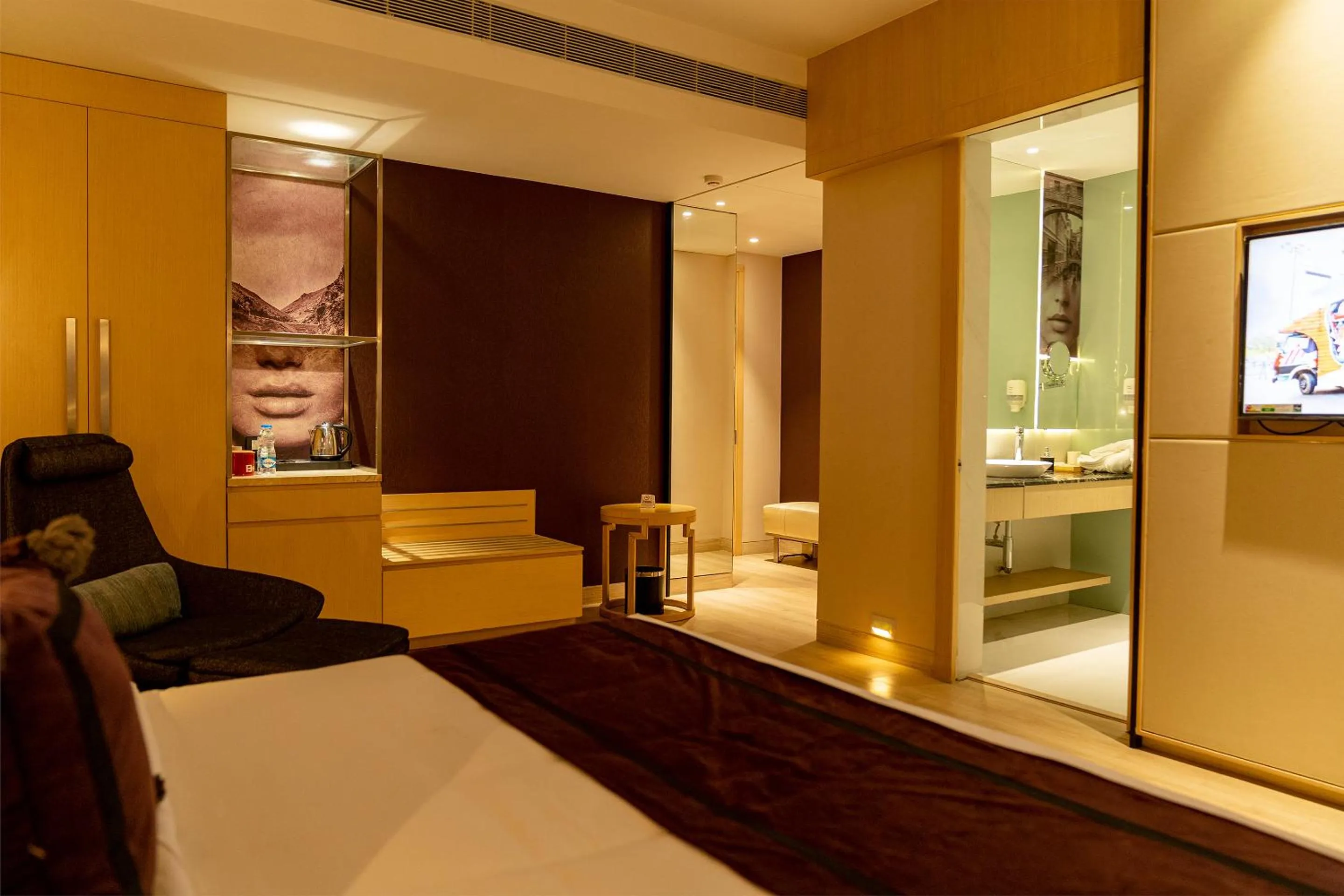 Bedroom, Bed in BEYZAA HOTEL AND SUITES