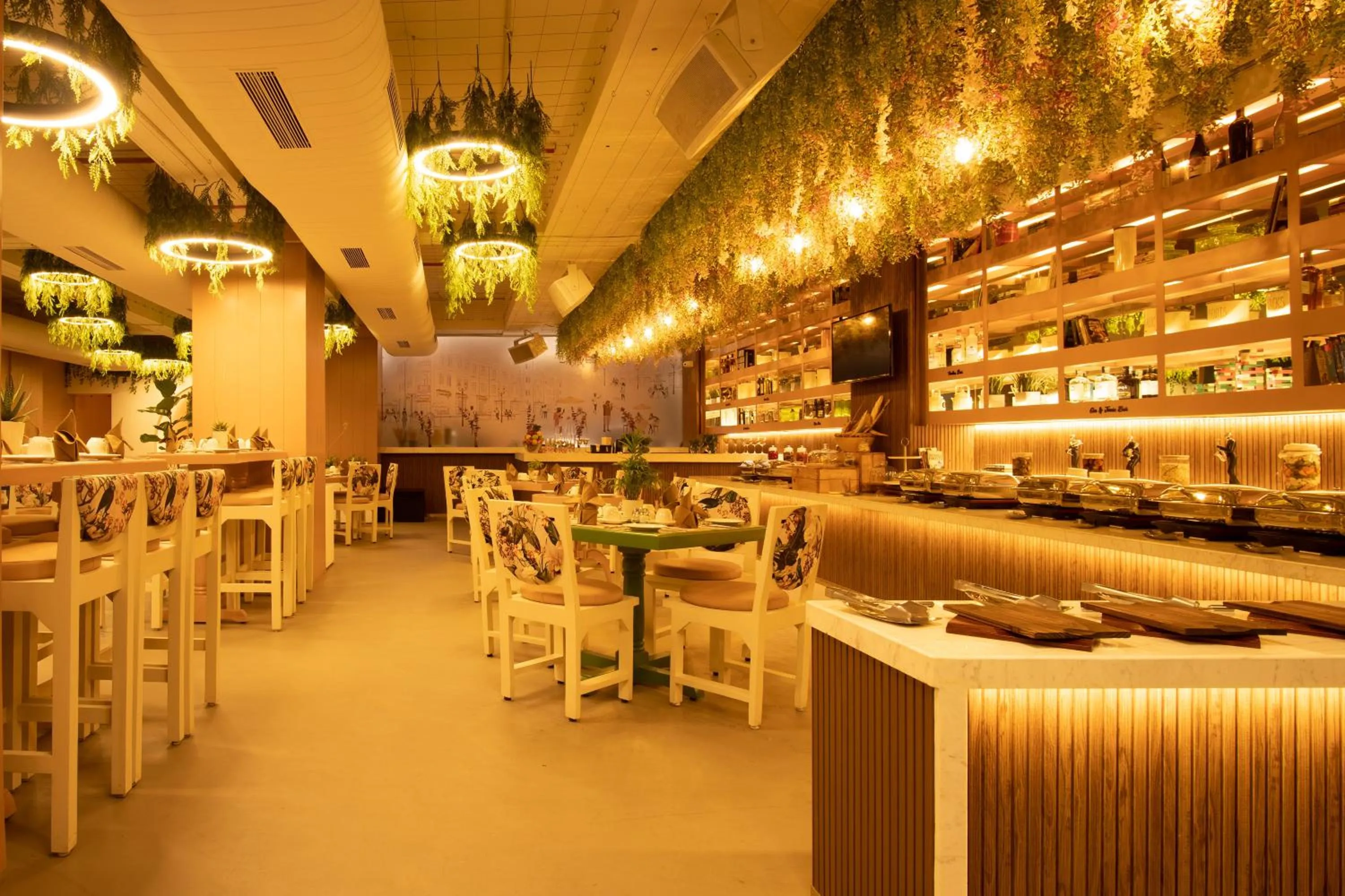 Restaurant/places to eat in BEYZAA HOTEL AND SUITES