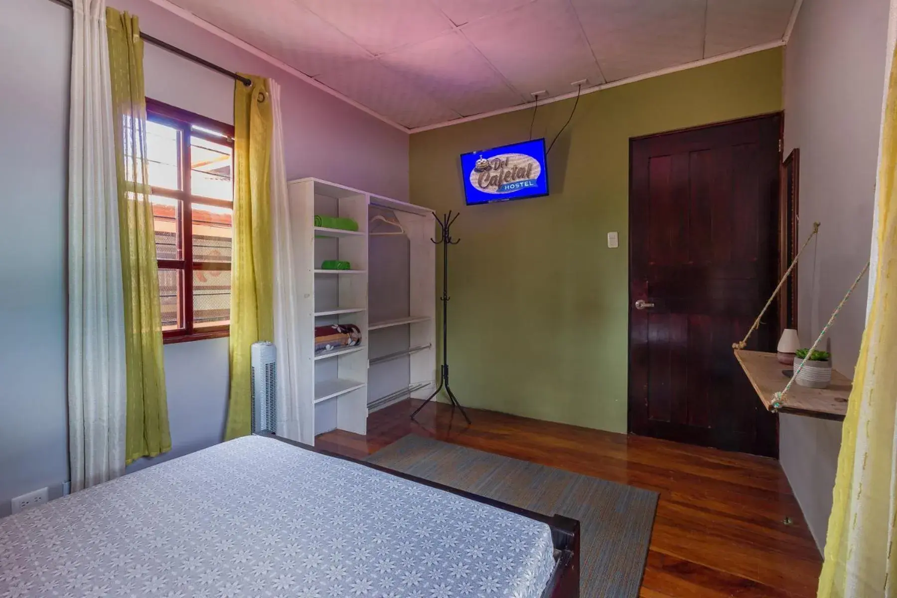 Standard Double Room with Shared Bathroom - single occupancy in Delcafetalcr Standard Double Room with Shared Bathroom - single occupancy in Delcafetalcr