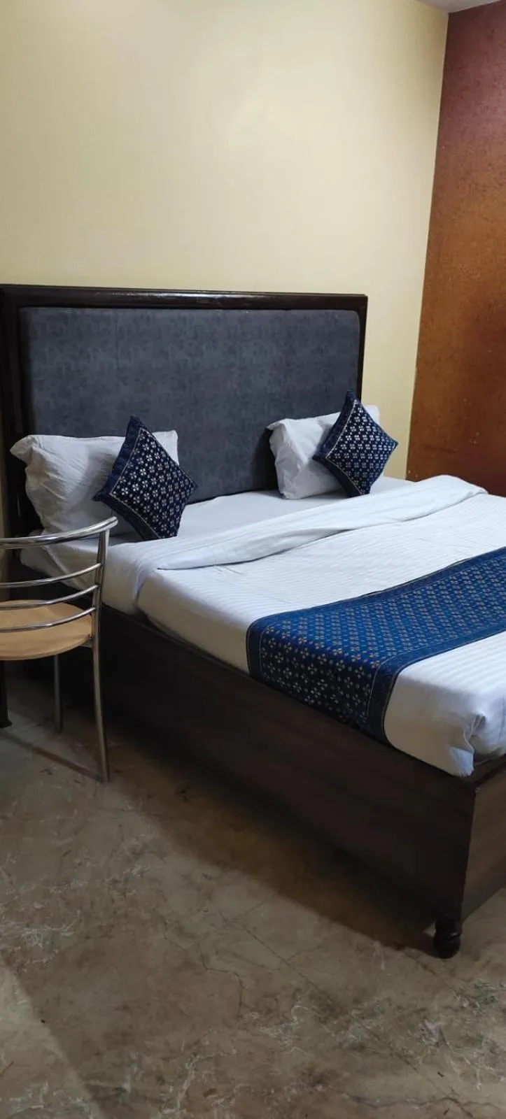 Bed in SSS Group Hotel Dwarka Delhi