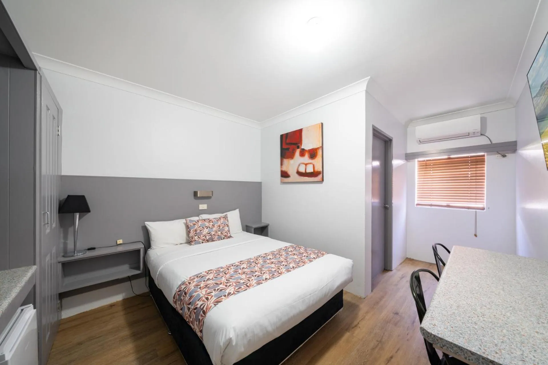 Bedroom, Bed in Ben Chifley Motor Inn