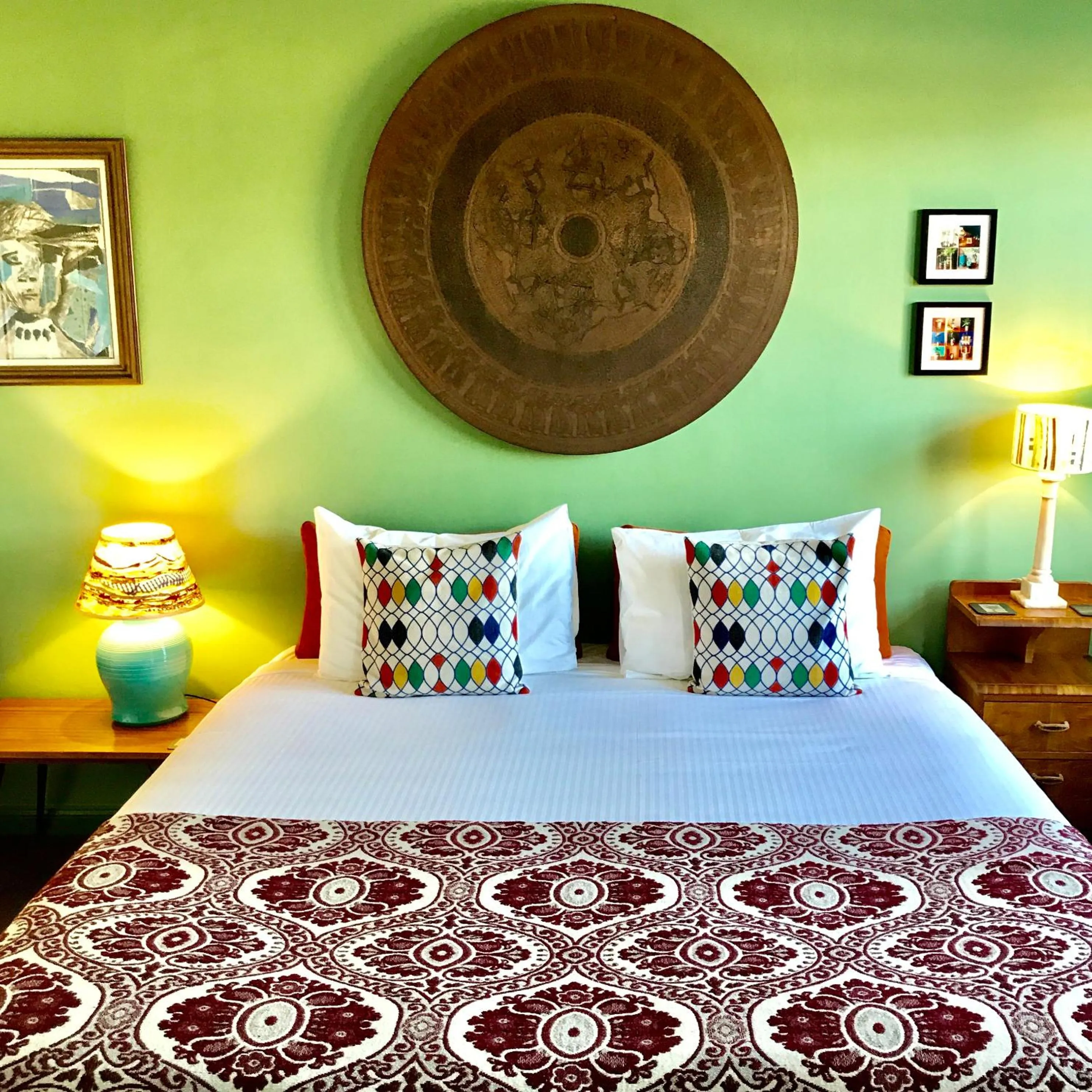 Shower, Bed in Vine Valley Inn