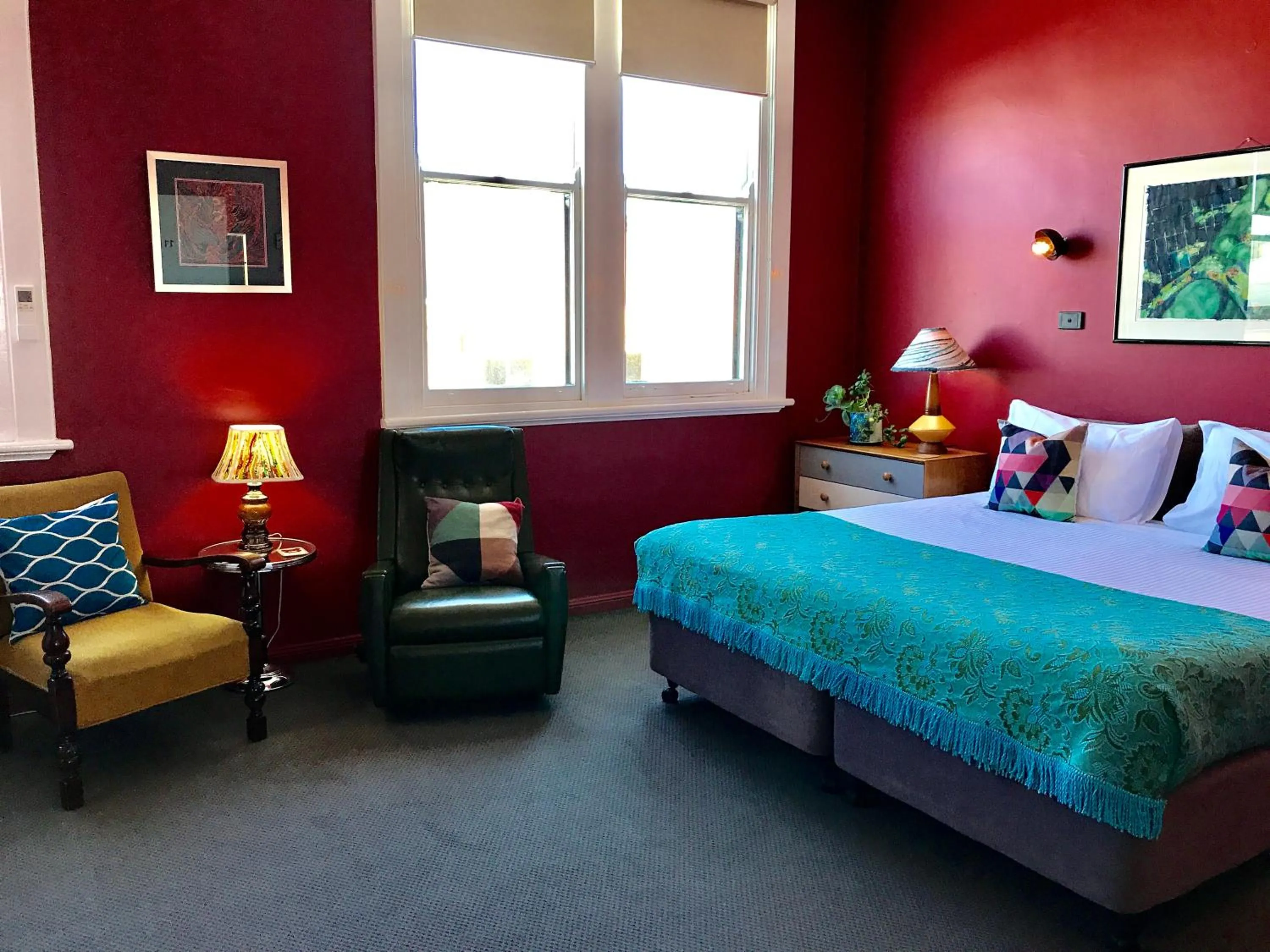 Decorative detail, Bed in Vine Valley Inn