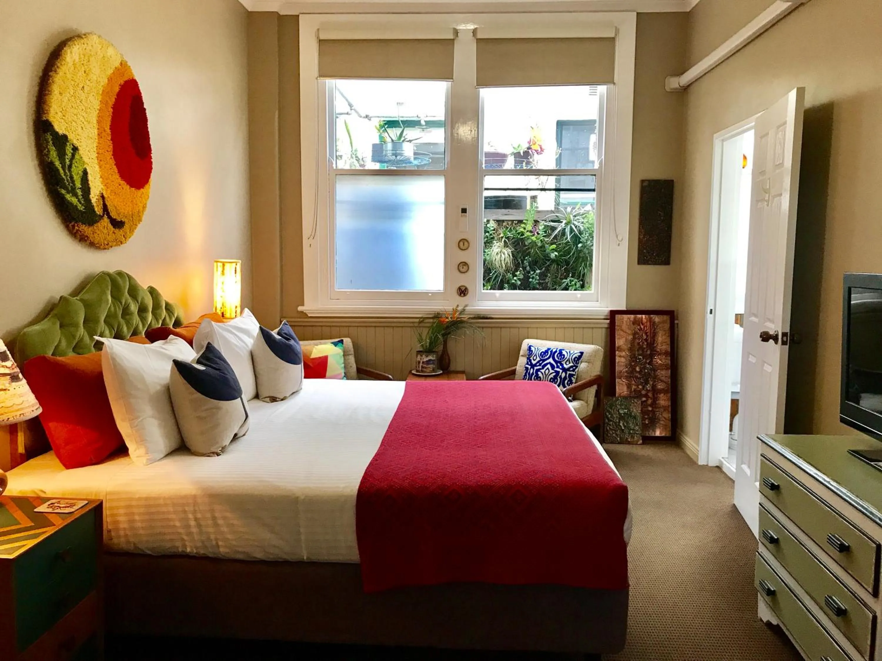 Bed in Vine Valley Inn