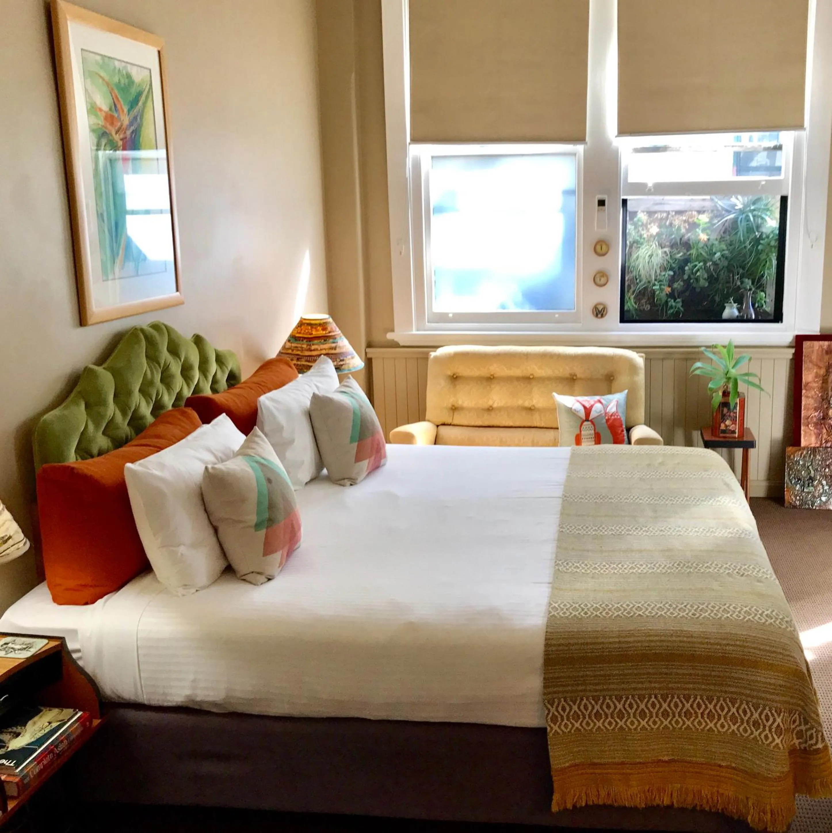 Shower, Bed in Vine Valley Inn