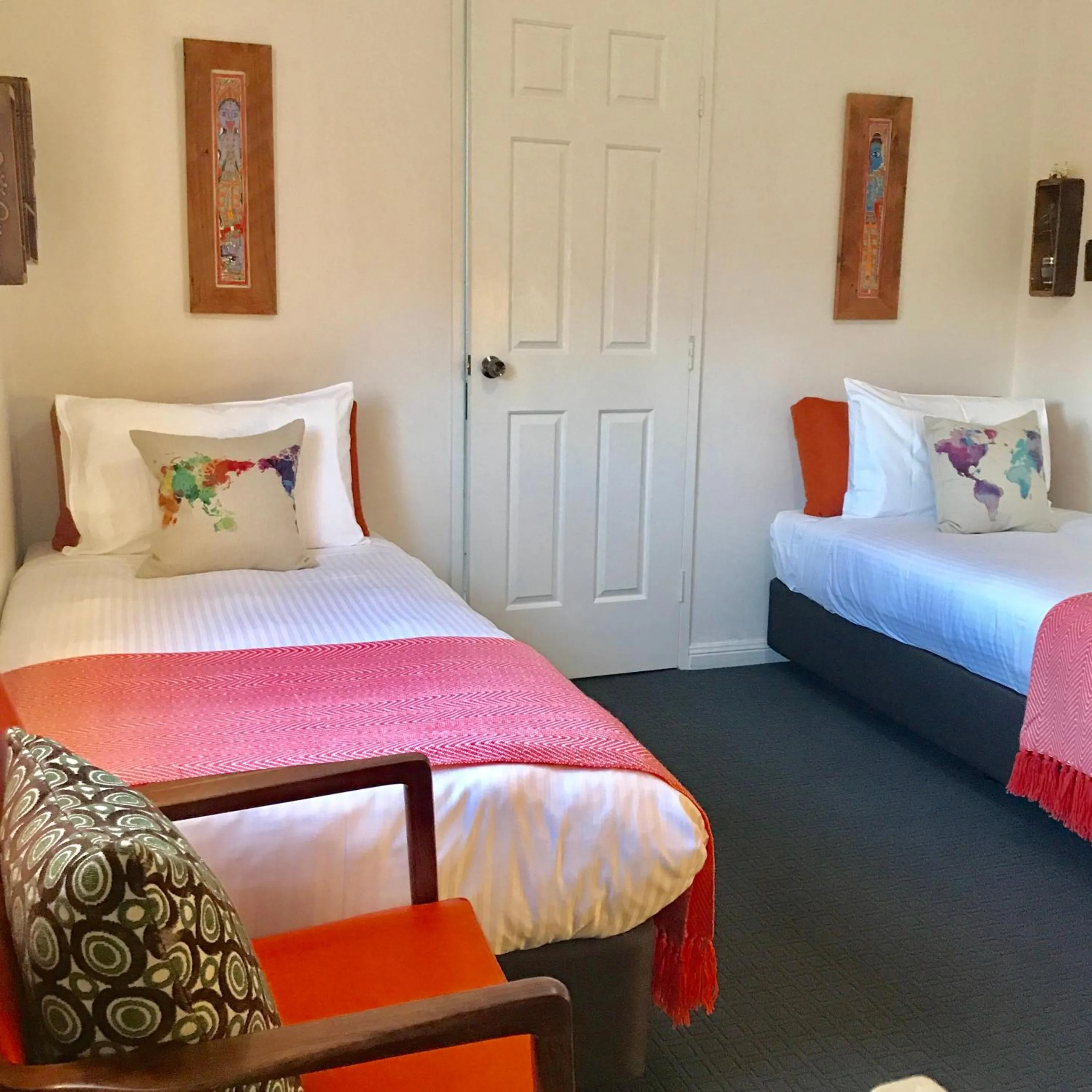 Shower, Bed in Vine Valley Inn