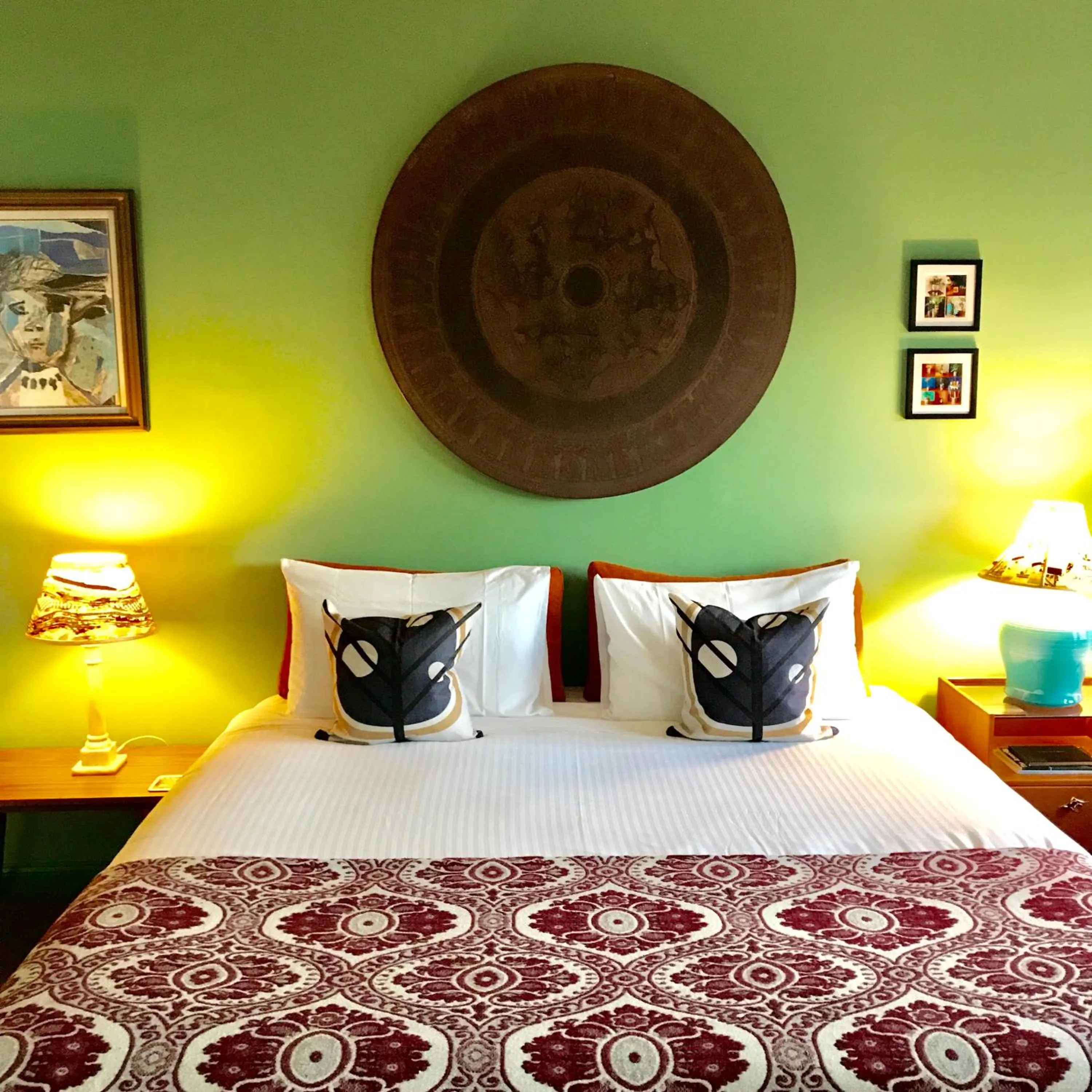 Bed in Vine Valley Inn