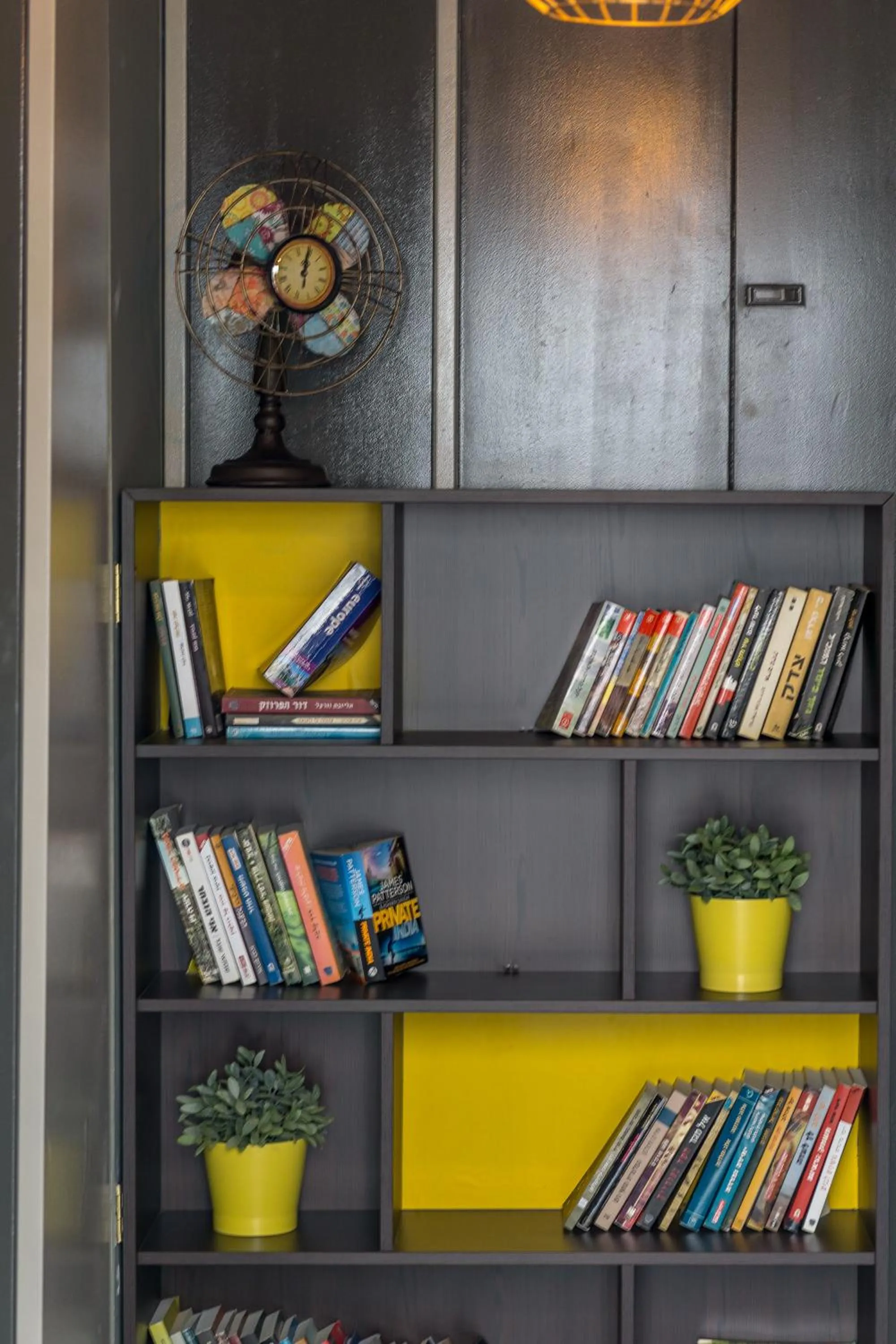 Library in Olive The White House