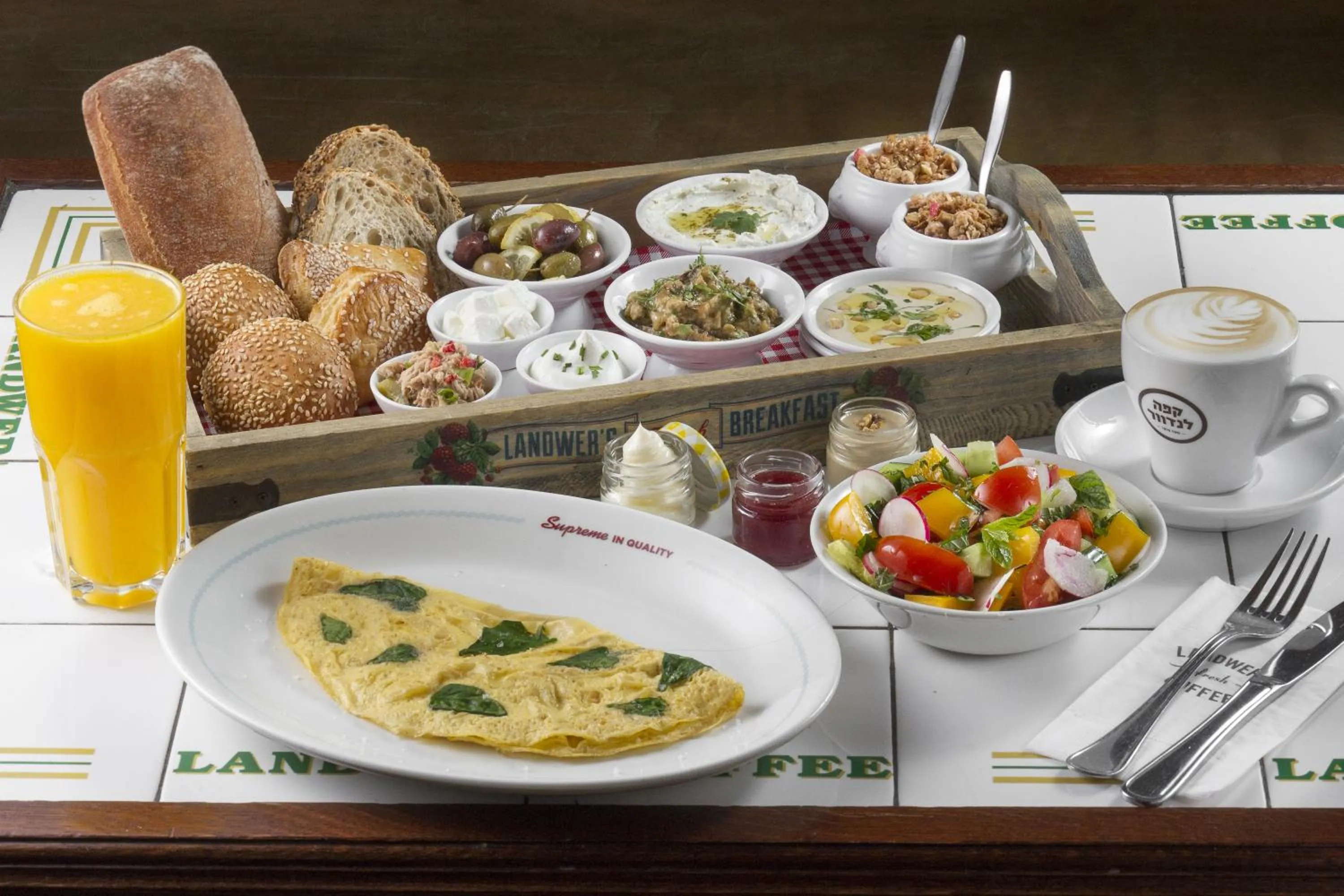 Food and drinks in Olive The White House