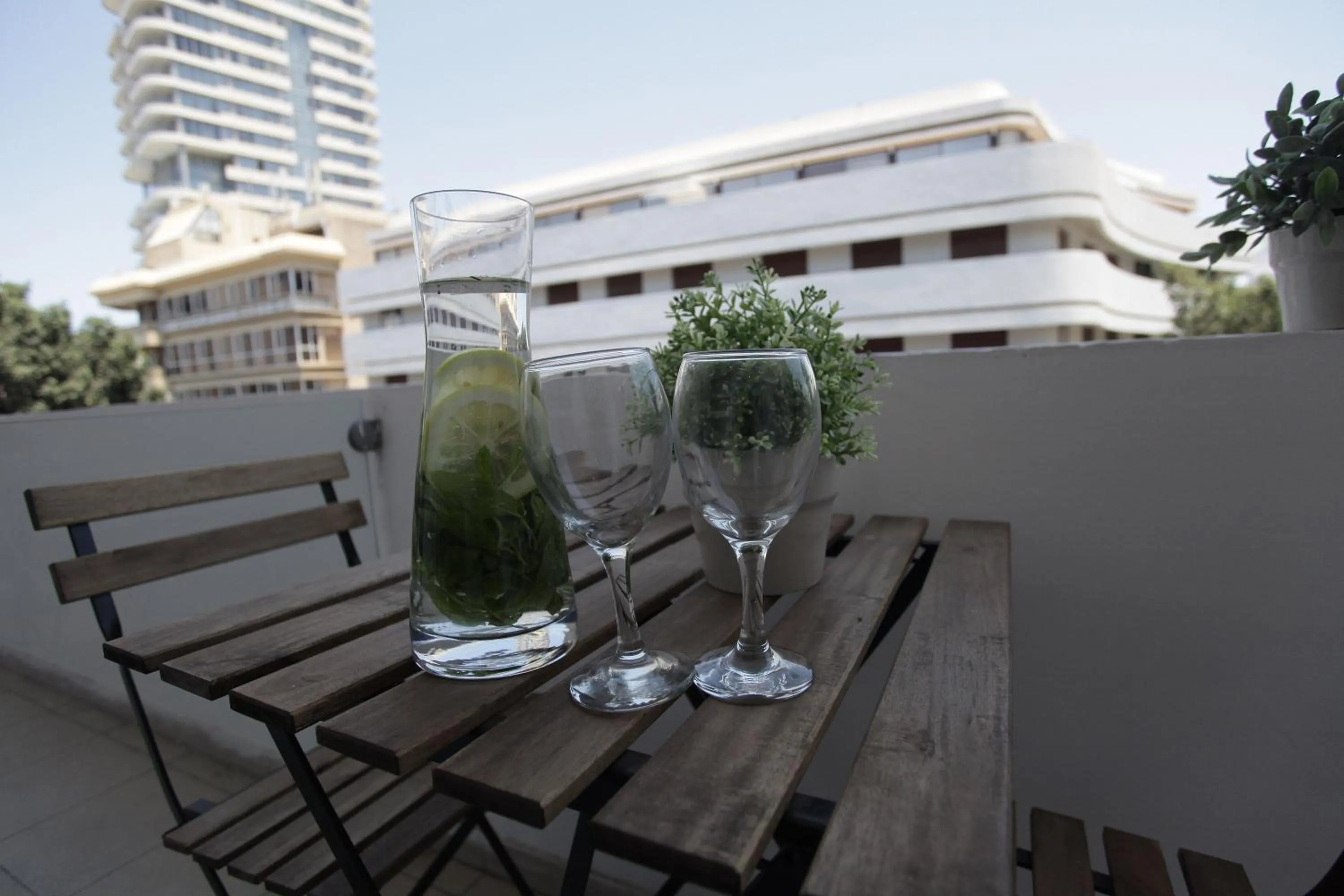 Street view in Olive The White House