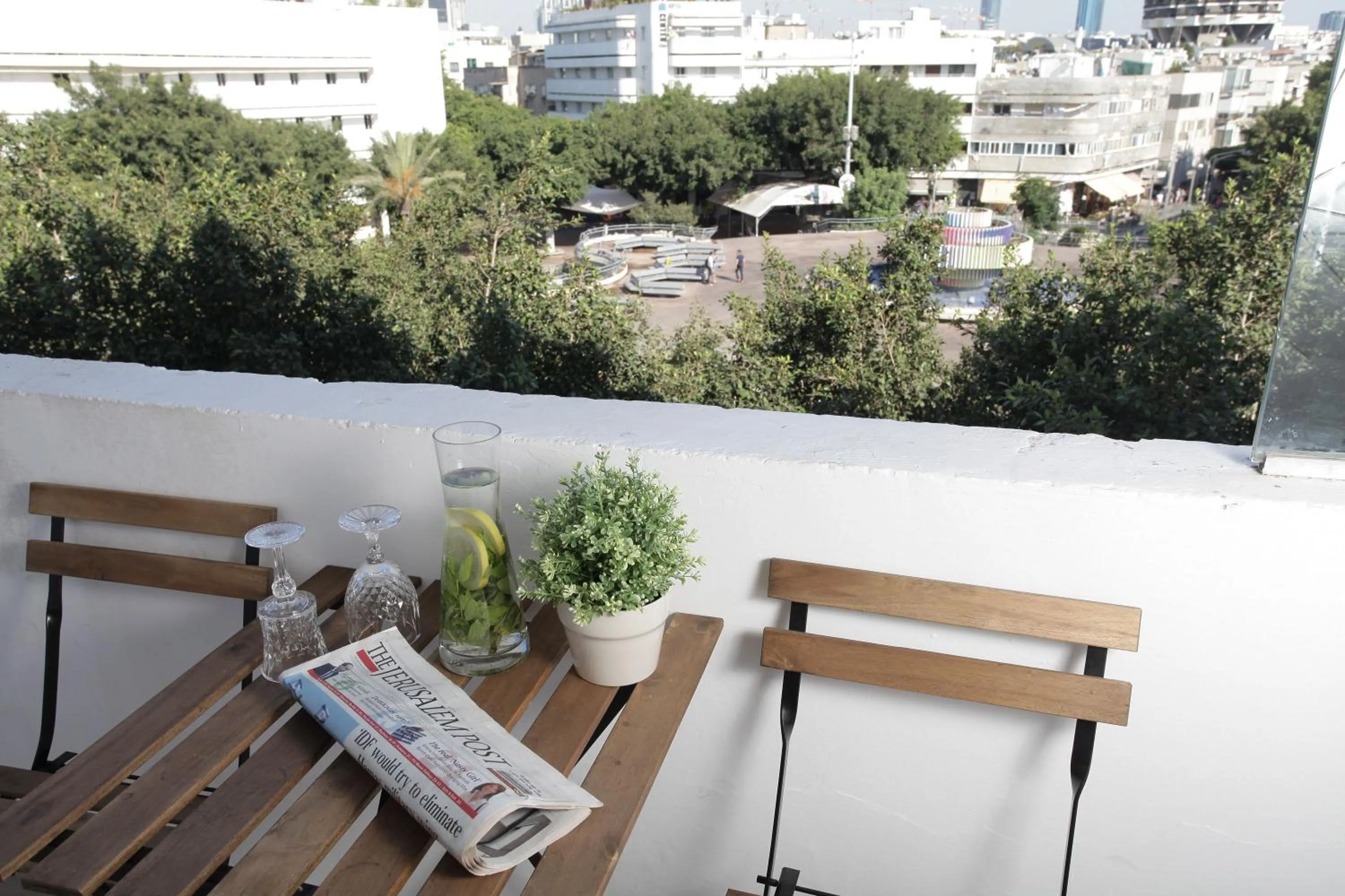 Balcony/Terrace, Patio/Outdoor Area in Olive The White House