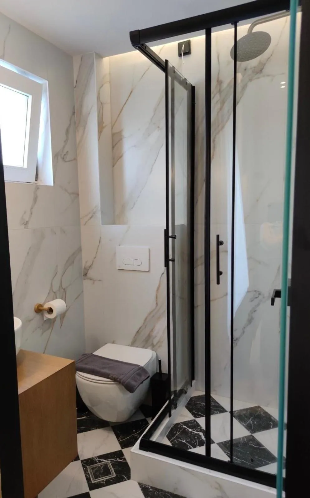 Bathroom in Aggelos Hotel