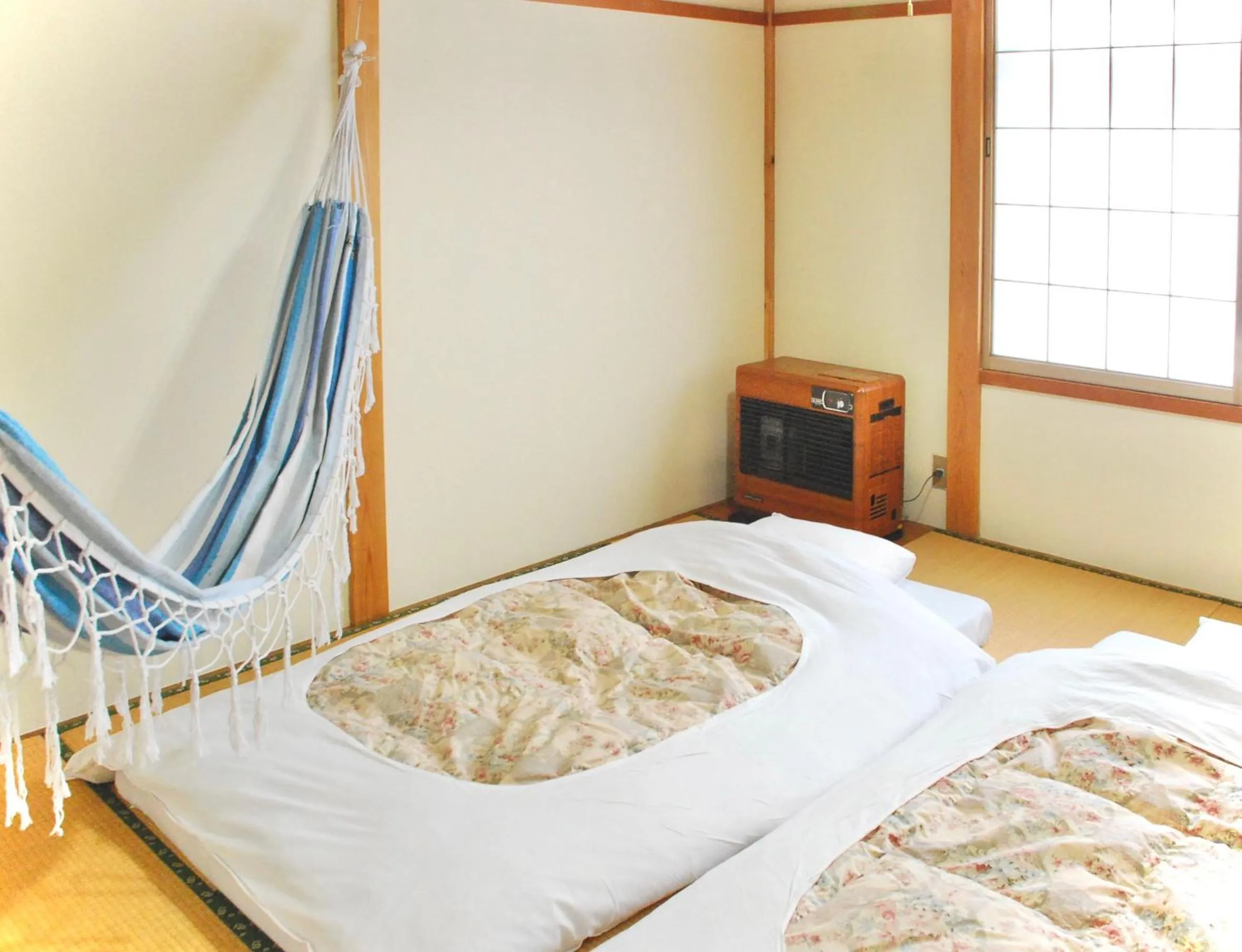 Photo of the whole room in Cocomock House