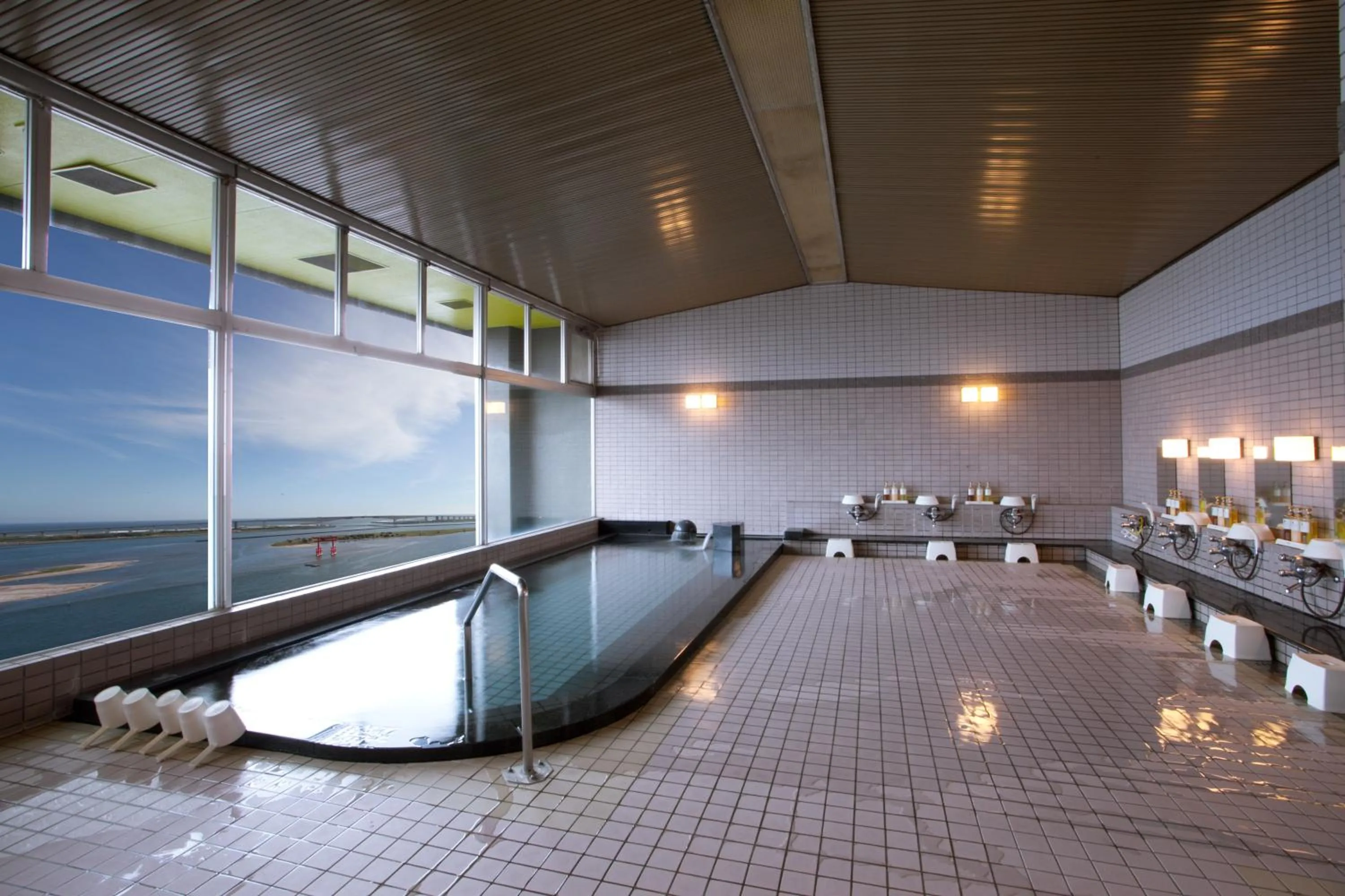 Hot Spring Bath in Hamanako Bentenjima Resort The Ocean