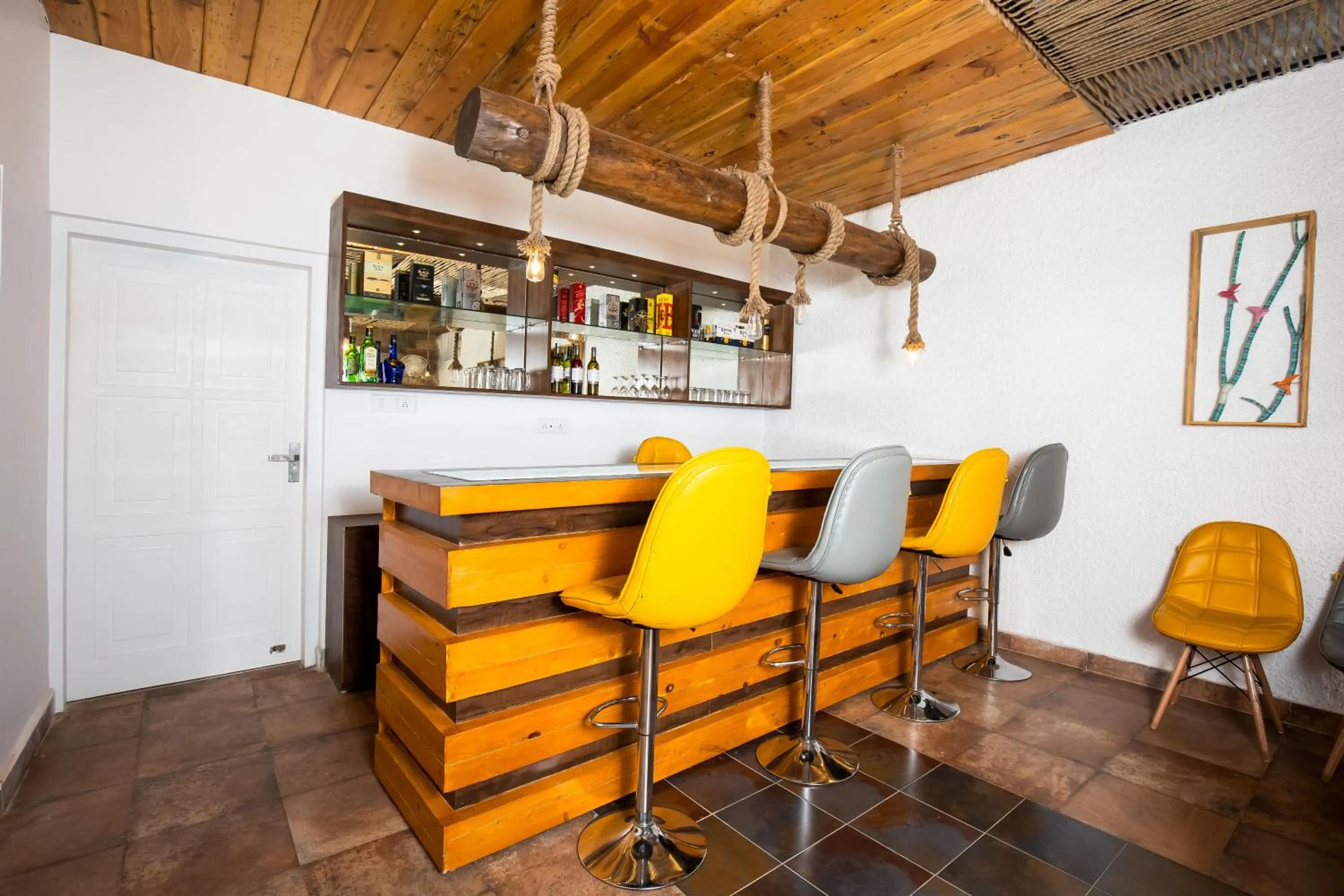 Lounge or bar in The Nature's Green Resort, Bhimtal, Nainital