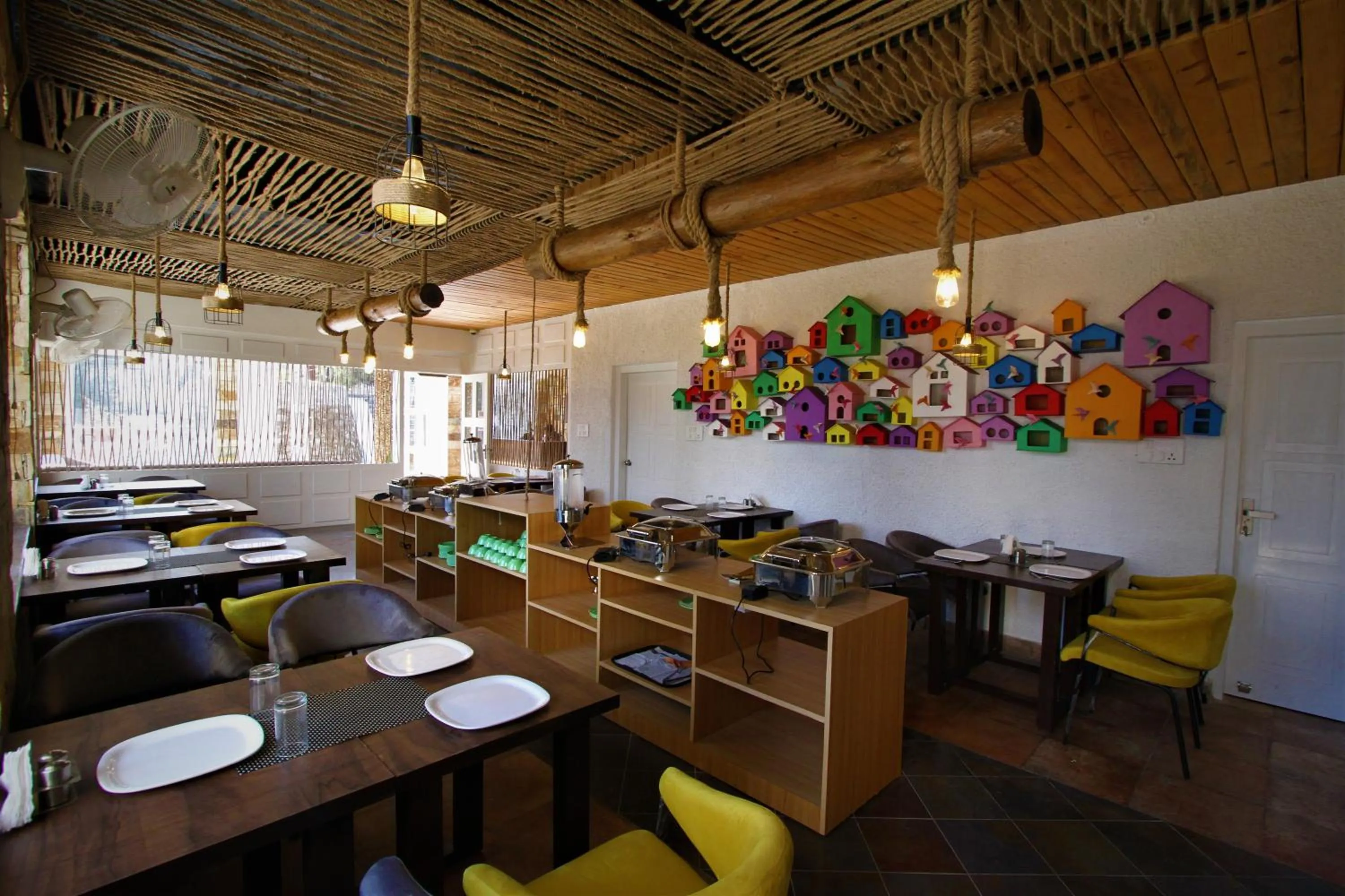 Restaurant/places to eat in The Nature's Green Resort, Bhimtal, Nainital