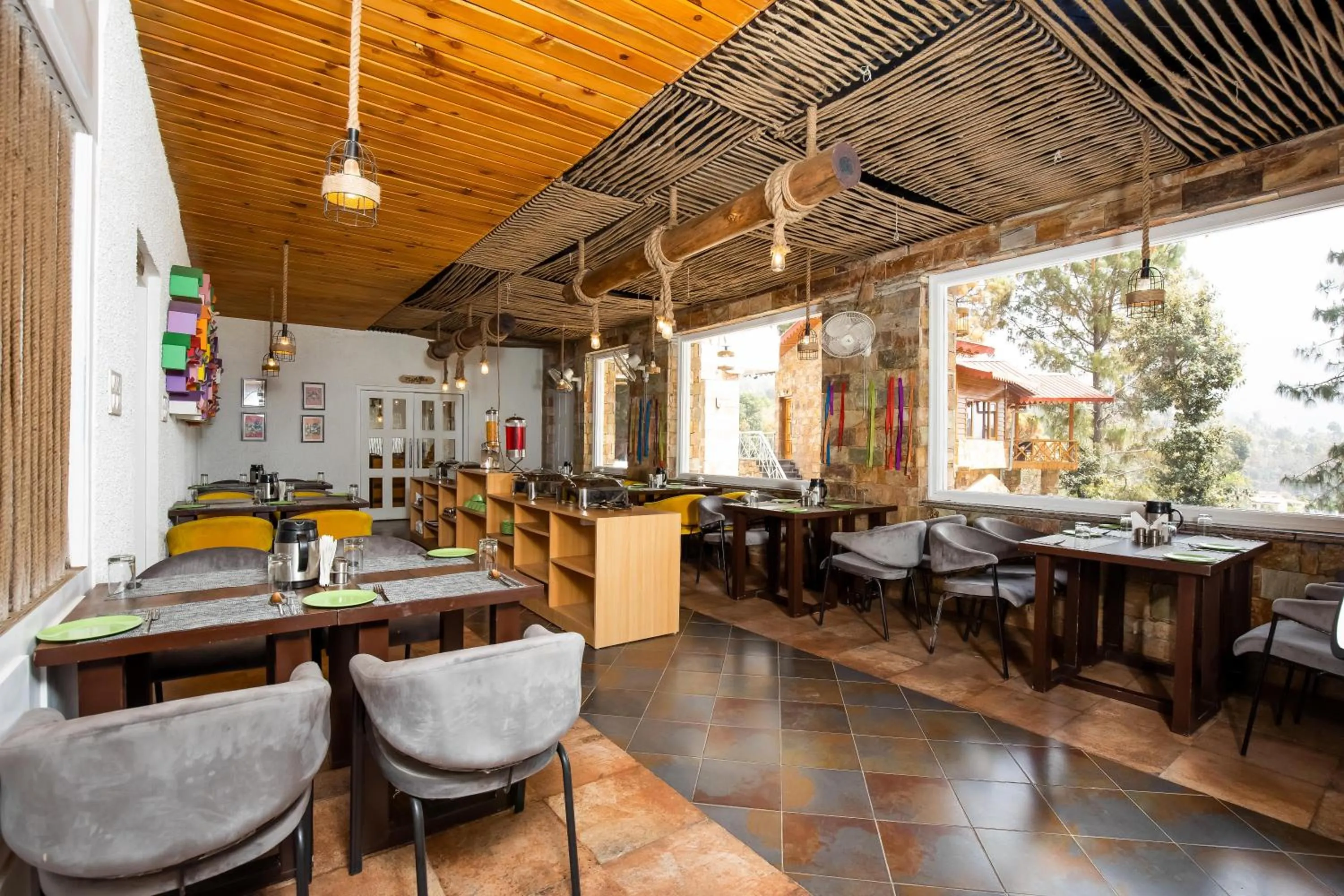 Restaurant/places to eat in The Nature's Green Resort, Bhimtal, Nainital