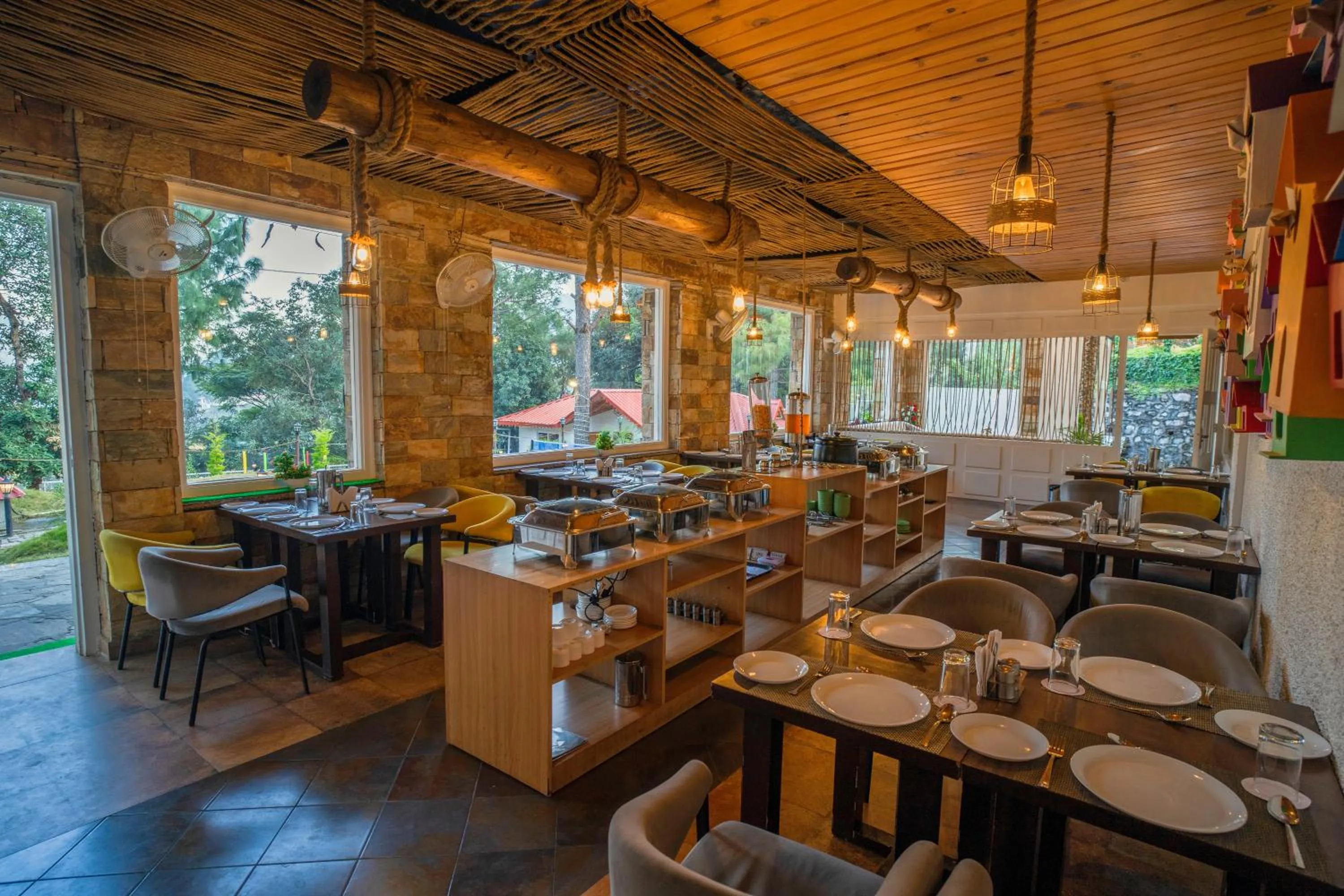 Restaurant/places to eat in The Nature's Green Resort, Bhimtal, Nainital