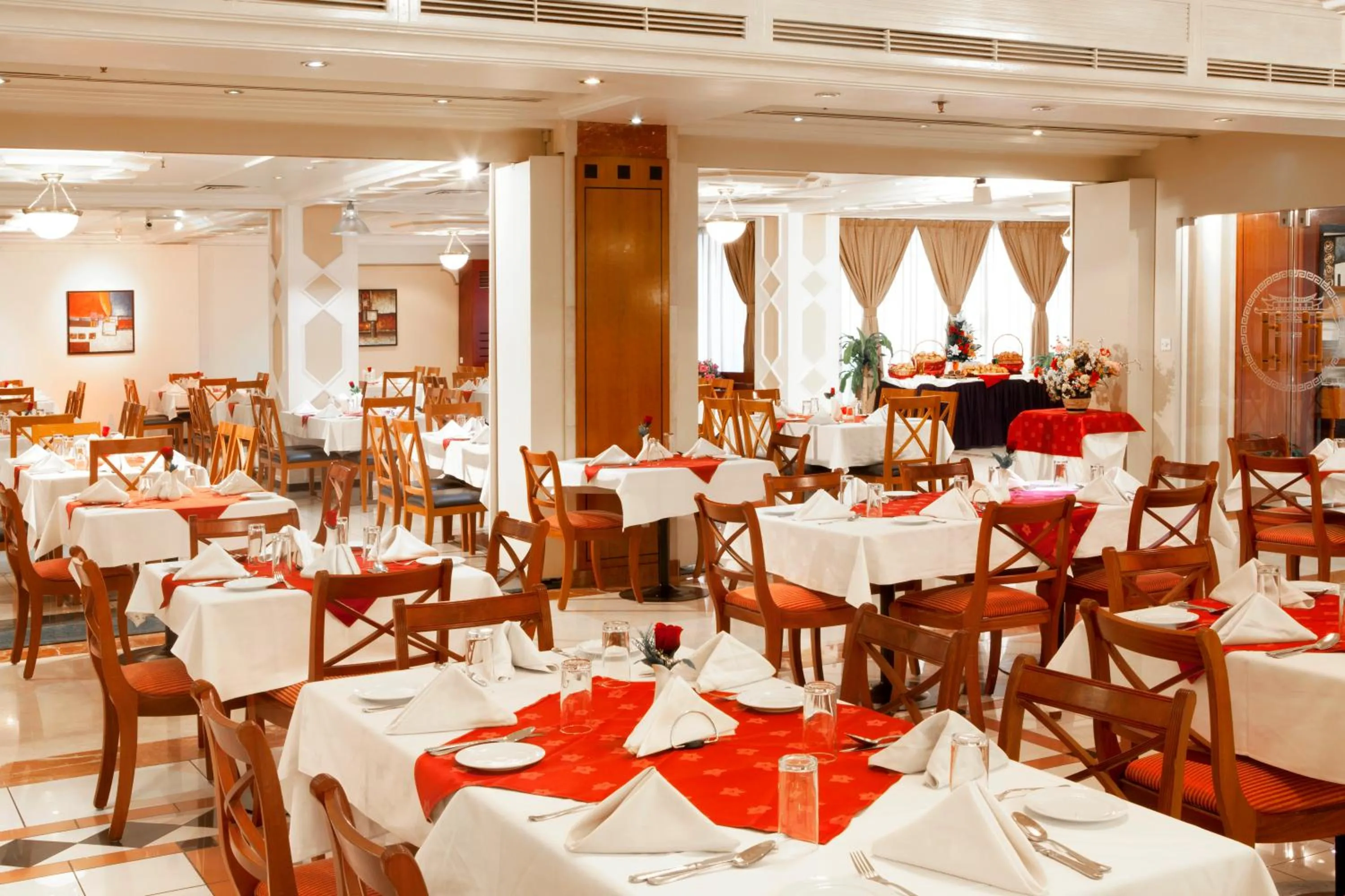 Restaurant/places to eat in Landmark Hotel