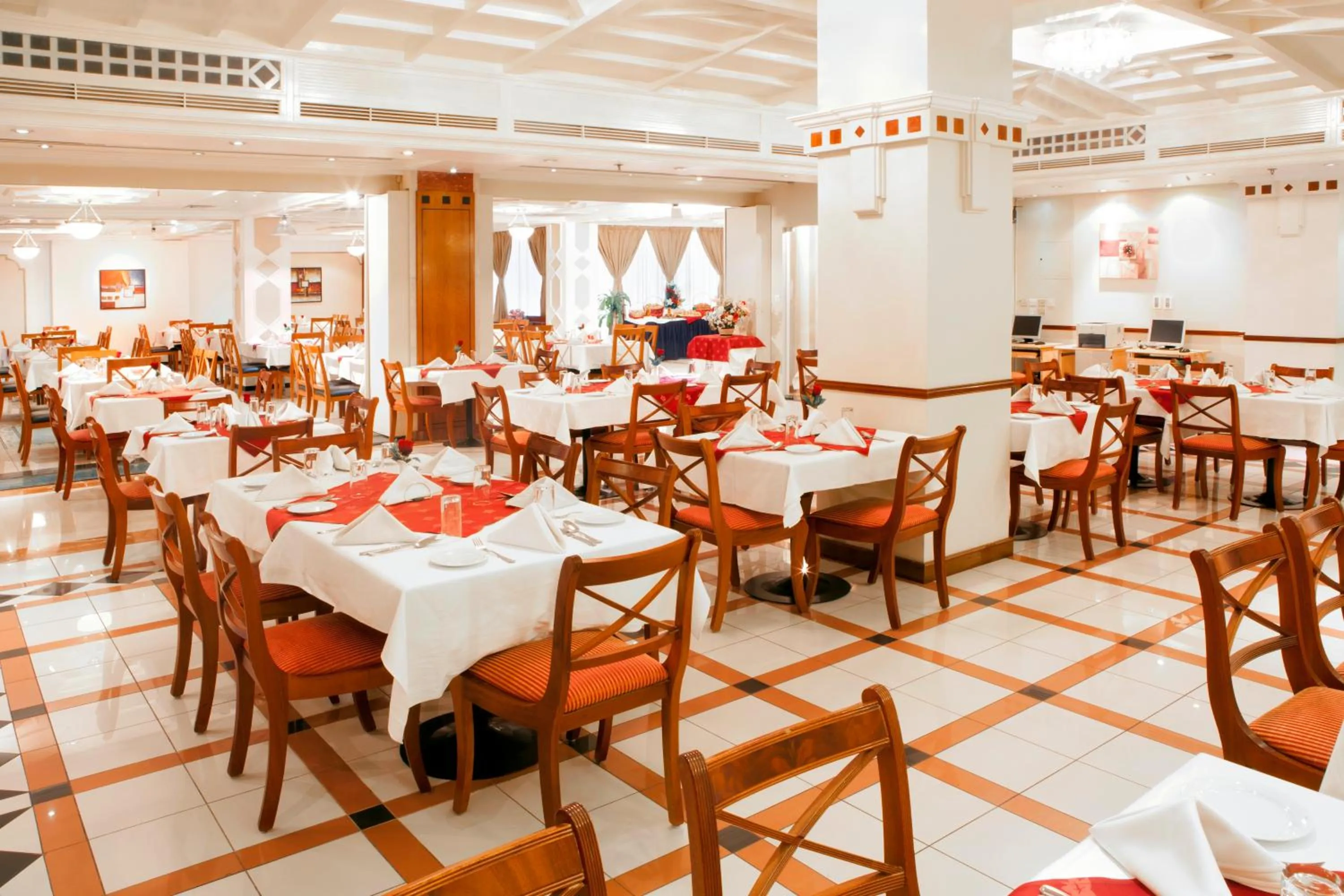 Restaurant/places to eat in Landmark Hotel