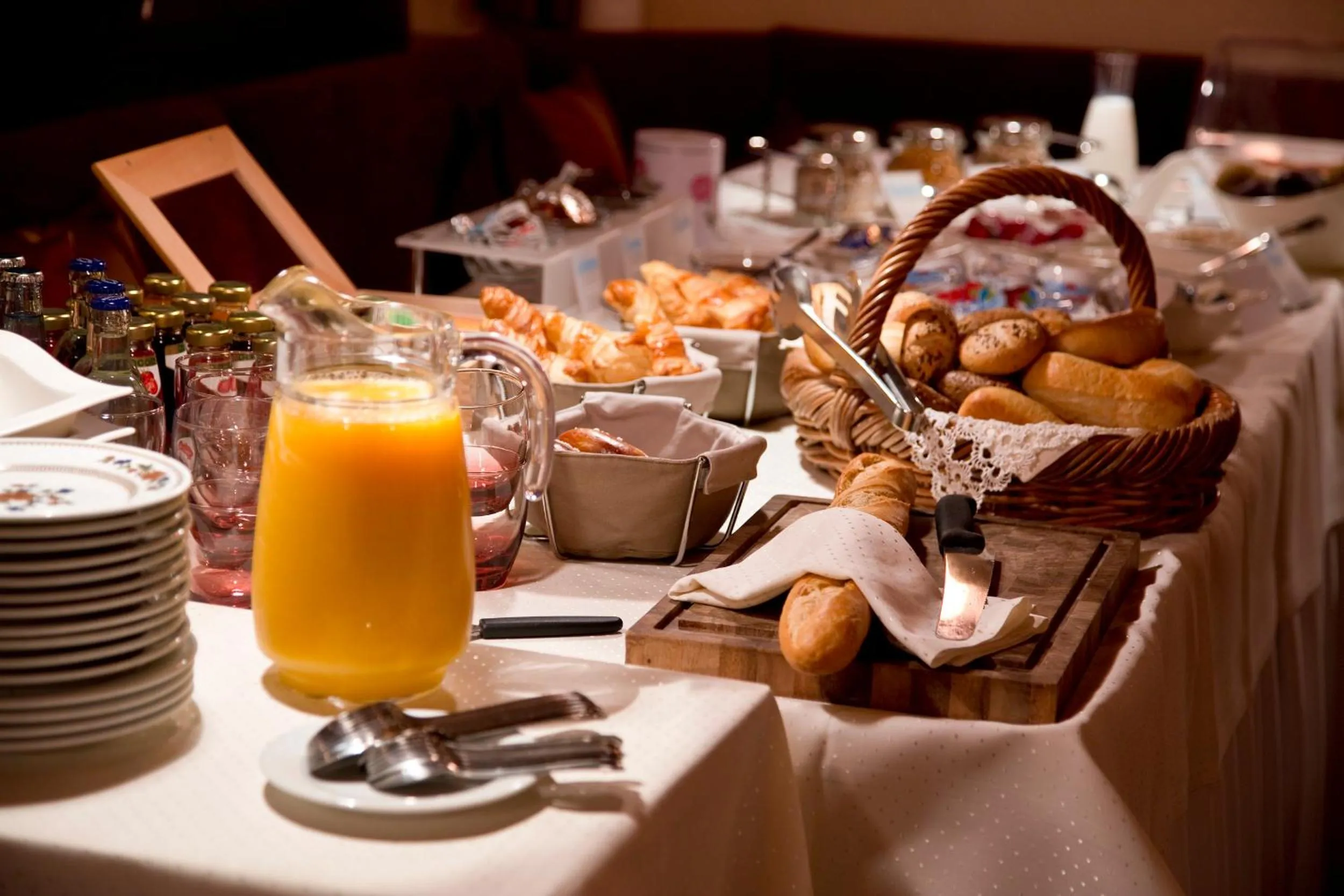 Breakfast in Restaurant-Hotel Maien