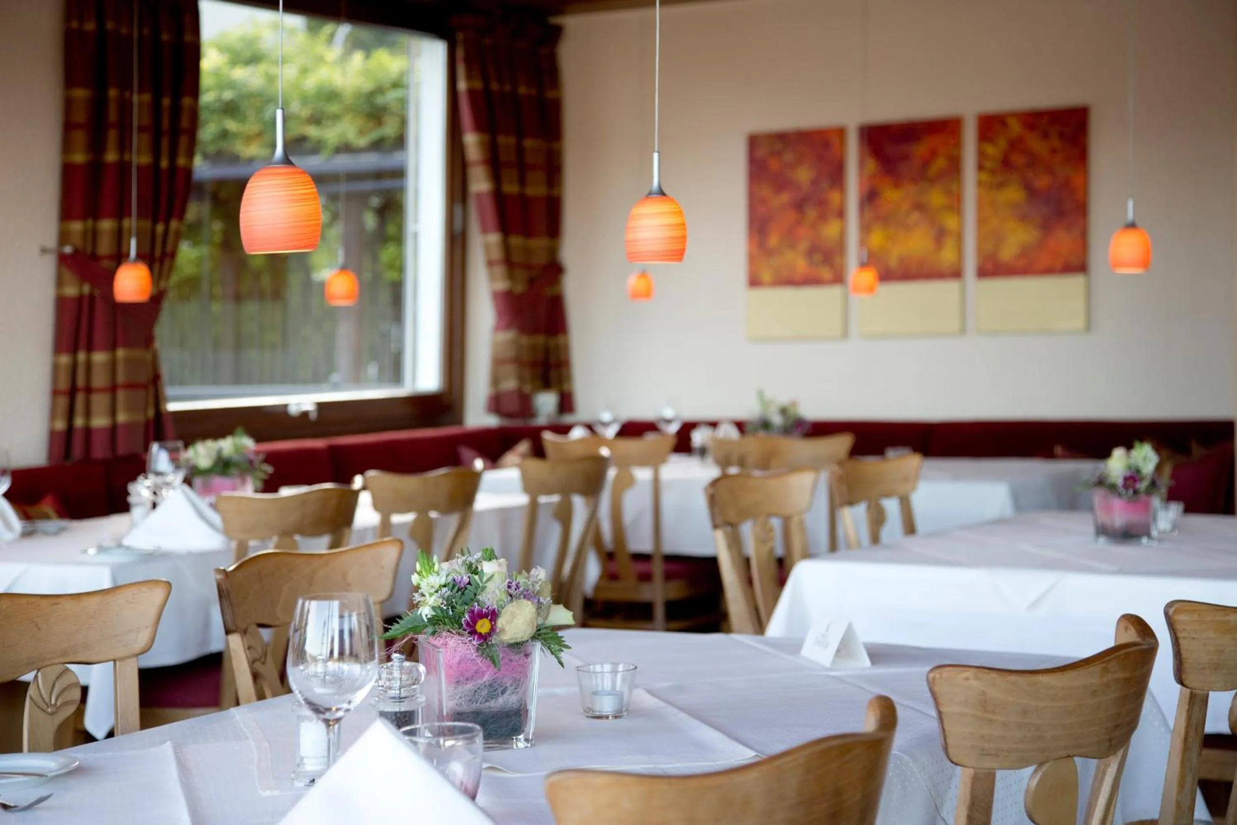 Restaurant/places to eat in Restaurant-Hotel Maien