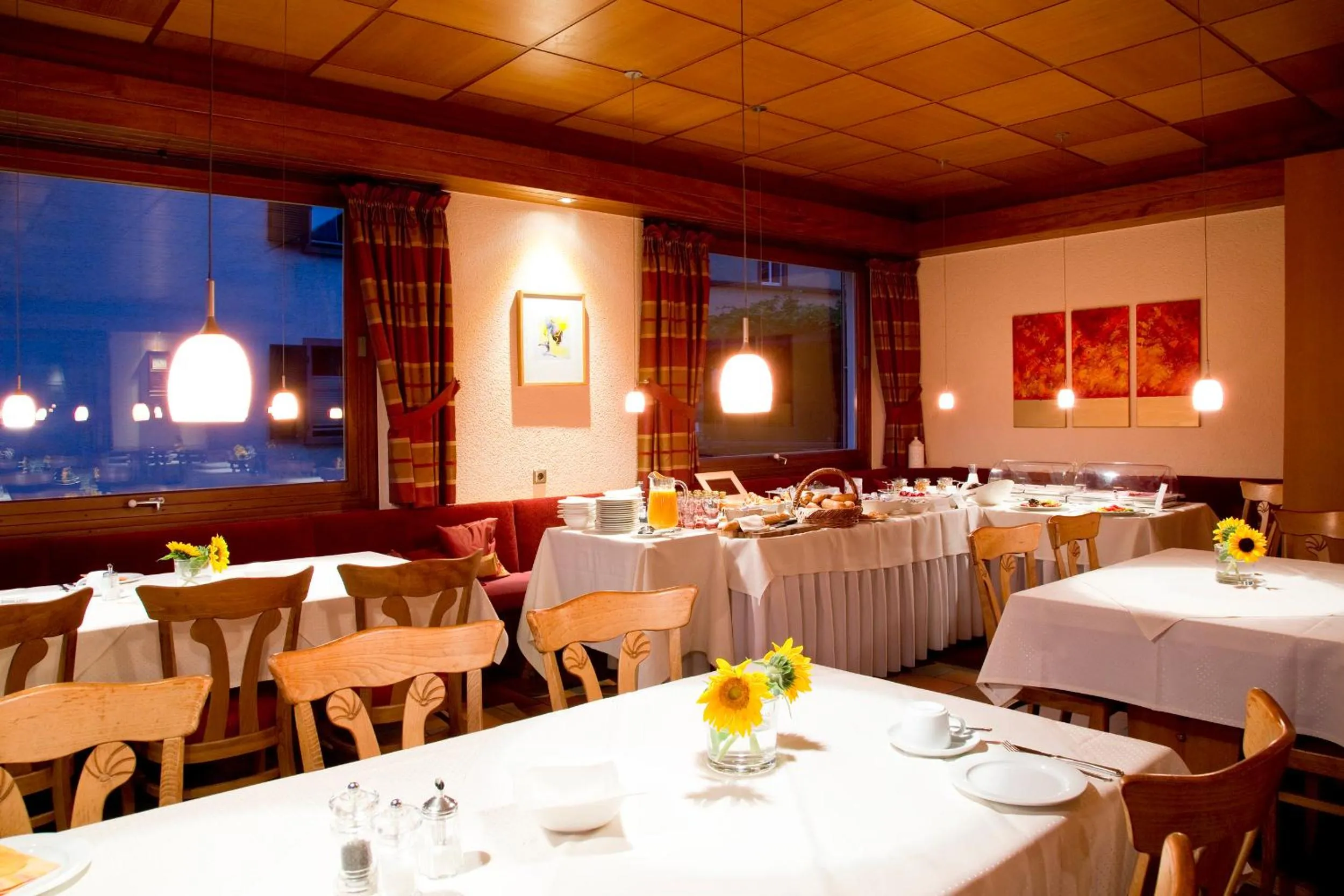 Restaurant/places to eat in Restaurant-Hotel Maien