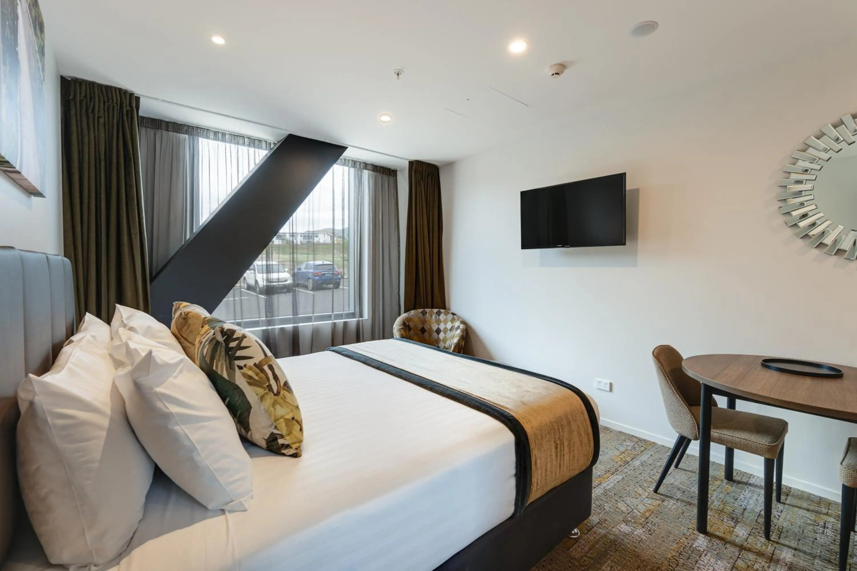 Photo of the whole room, Bed in La Quinta by Wyndham Remarkables Park Queenstown