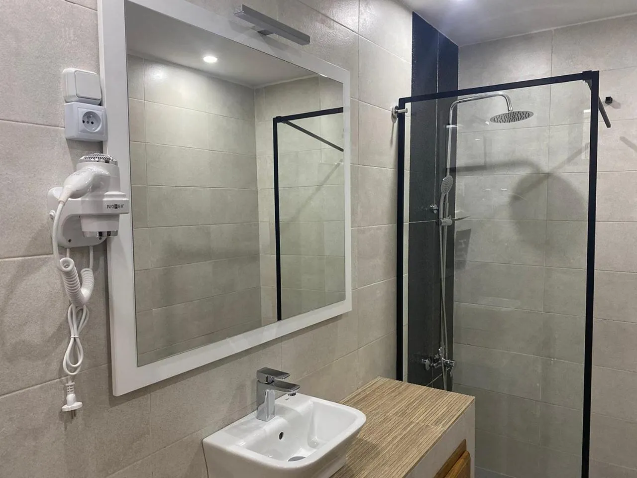 Toilet in Hotel Residence La Corniche