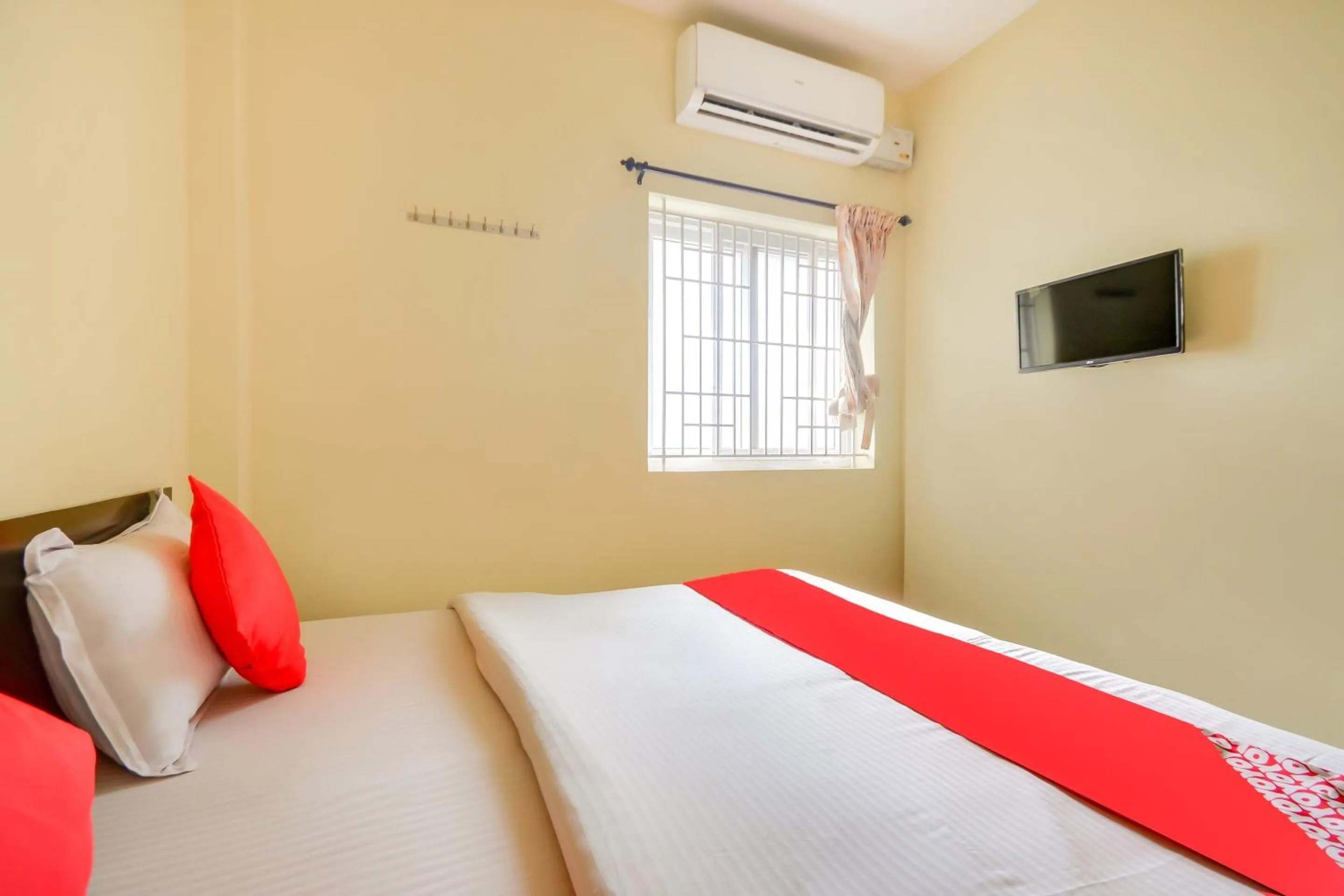 Bedroom, Bed in Hotel O St Residency