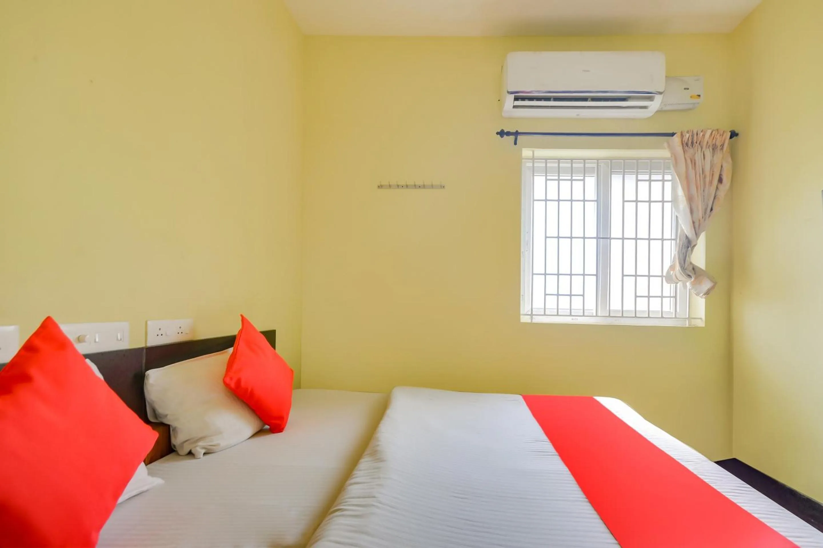 Bedroom, Bed in Hotel O St Residency