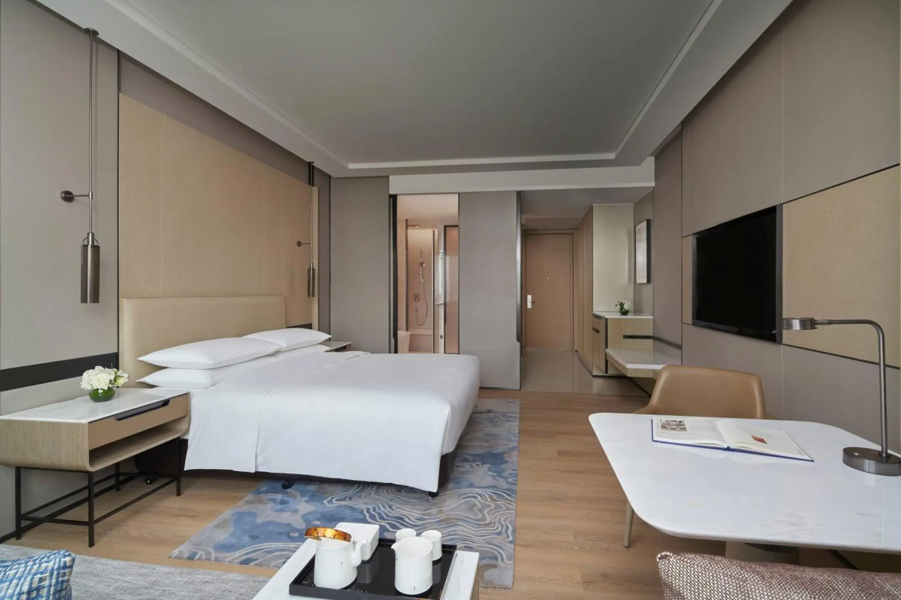 Executive room with lounge access and lake View in Fuzhou Marriott Hotel Riverside Executive room with lounge access and lake View in Fuzhou Marriott Hotel Riverside