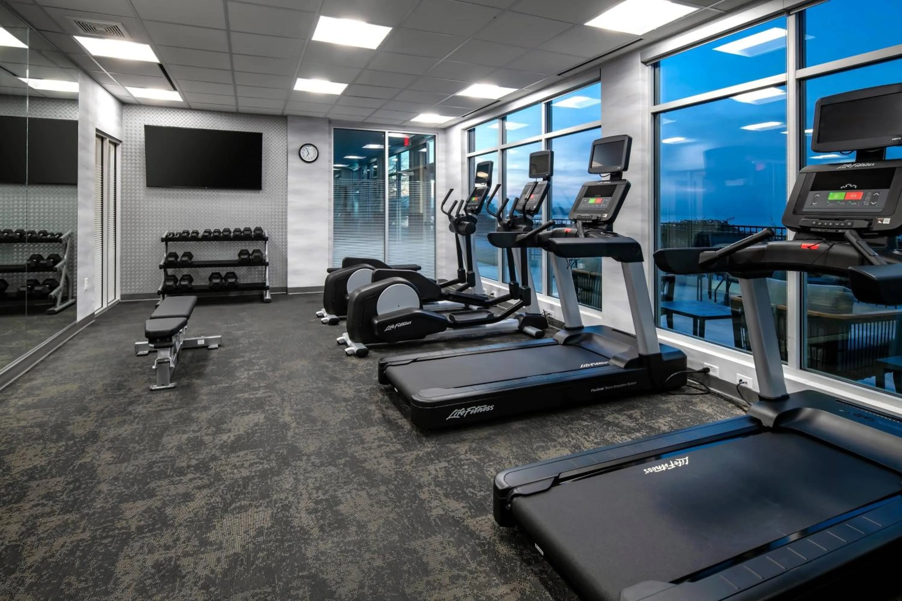 Fitness centre/facilities in Fairfield Inn & Suites by Marriott Klamath Falls