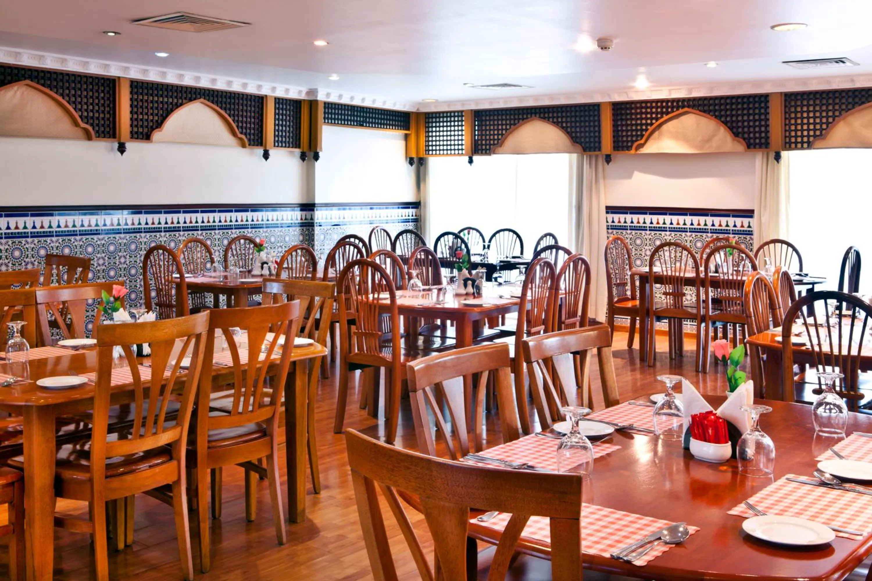 Restaurant/places to eat in Landmark Plaza Hotel