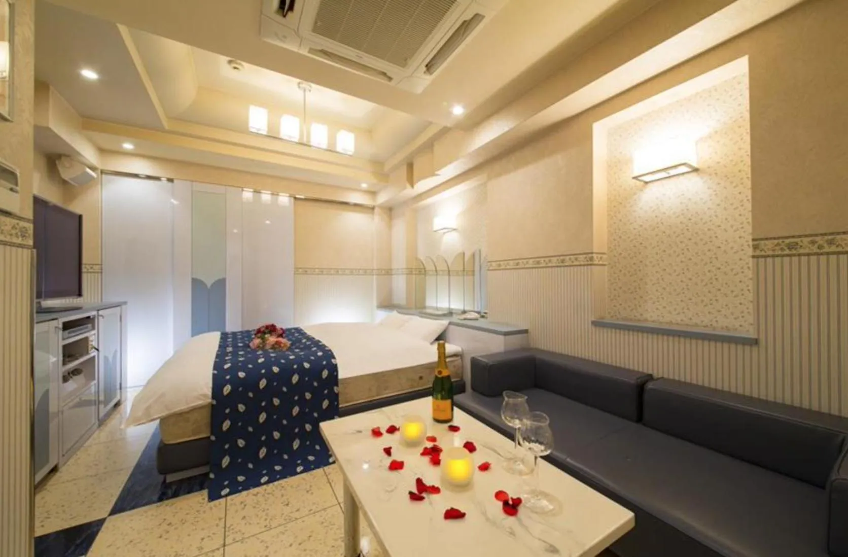 Photo of the whole room in HOTEL THE i Adult only