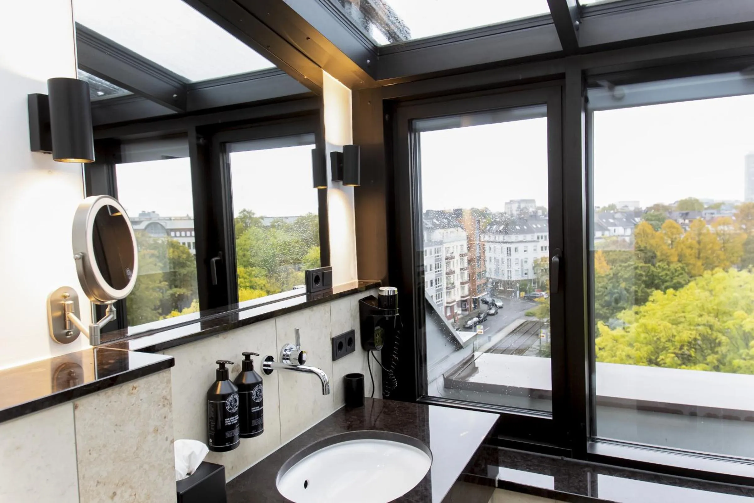 Bathroom in MUZE Hotel Dusseldorf - Handwritten Collection