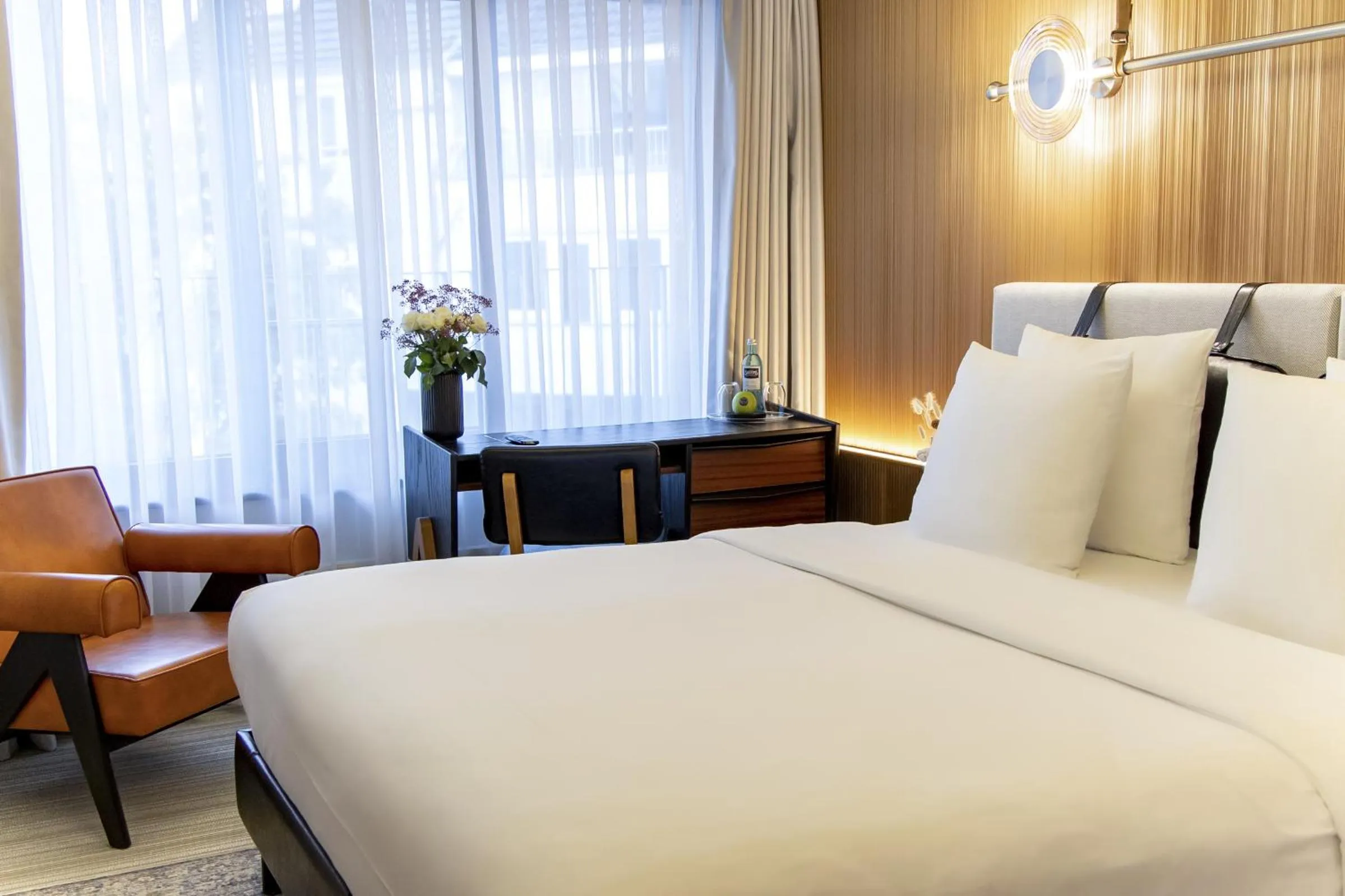 Bed in MUZE Hotel Dusseldorf - Handwritten Collection