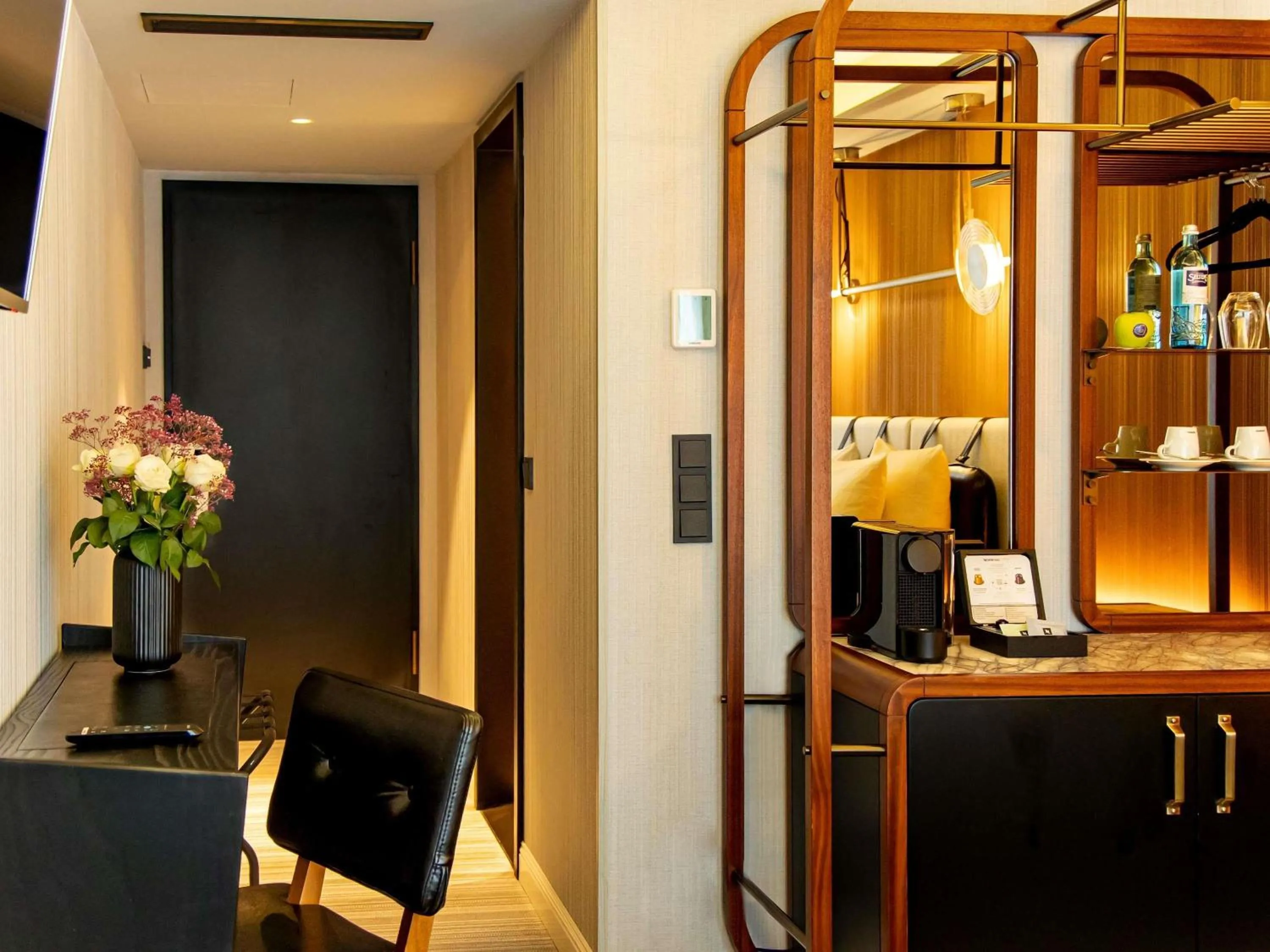 Bedroom in MUZE Hotel Dusseldorf - Handwritten Collection