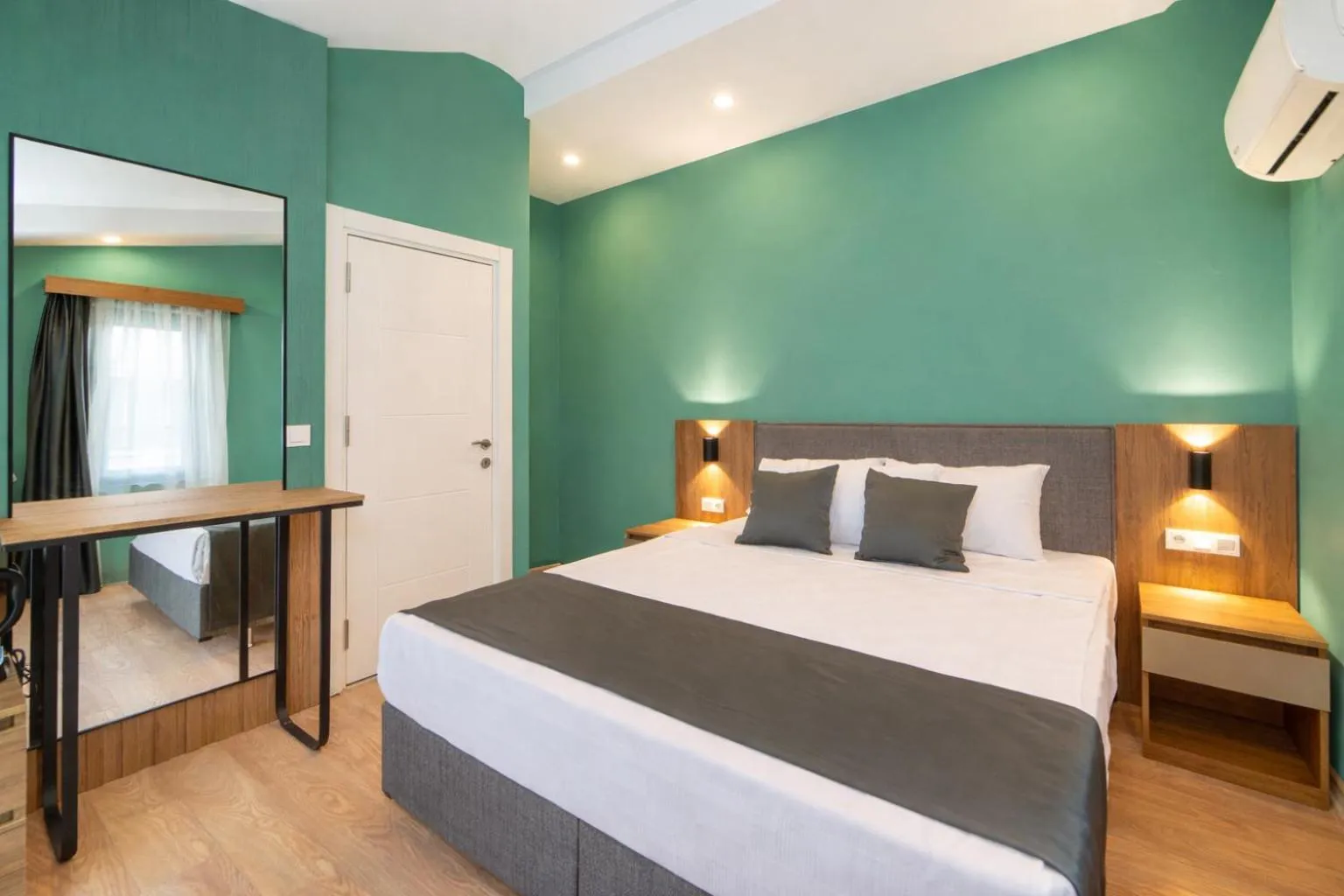 Photo of the whole room, Bed in Deniz Boutique Hotel