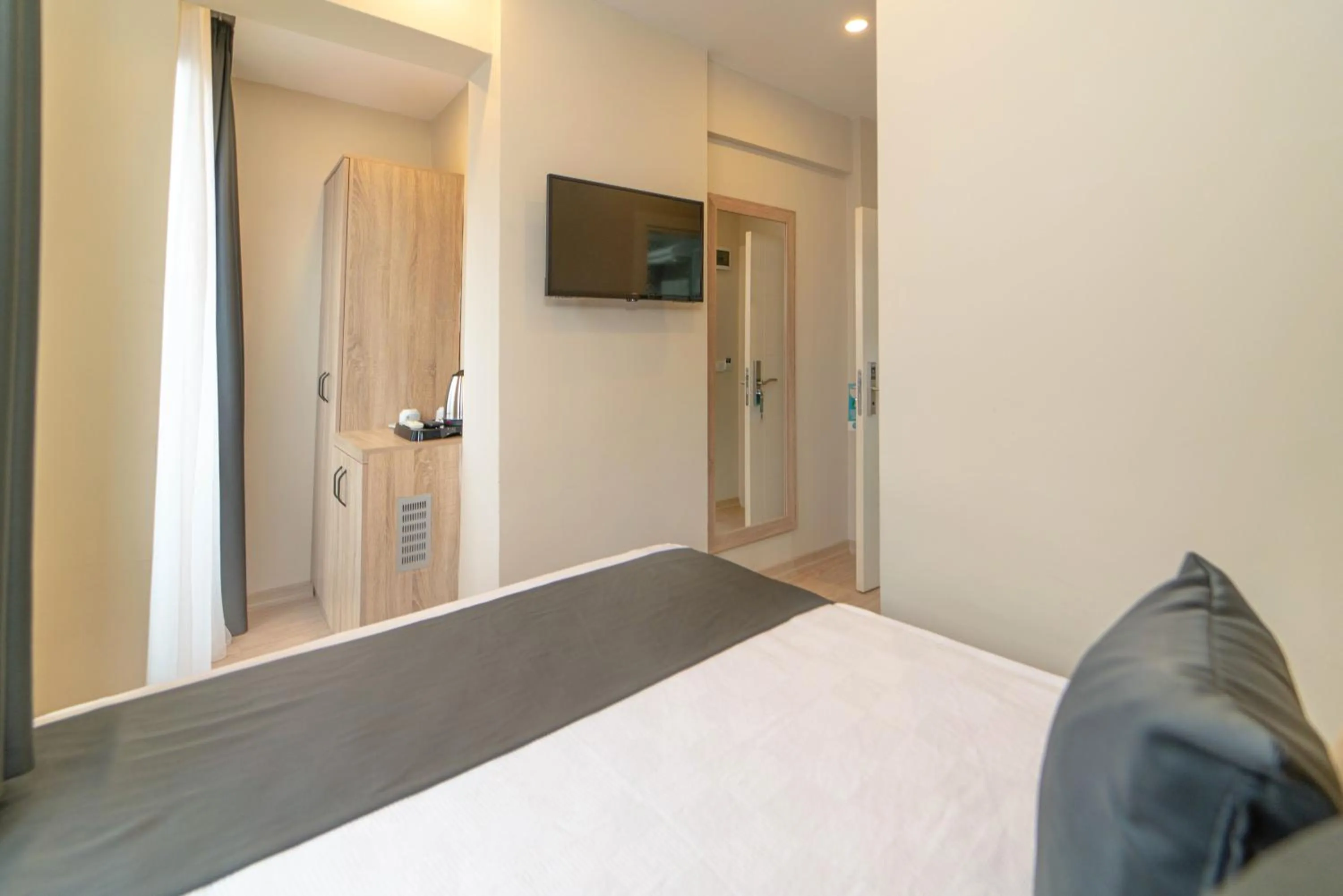 Photo of the whole room, Bed in Deniz Boutique Hotel