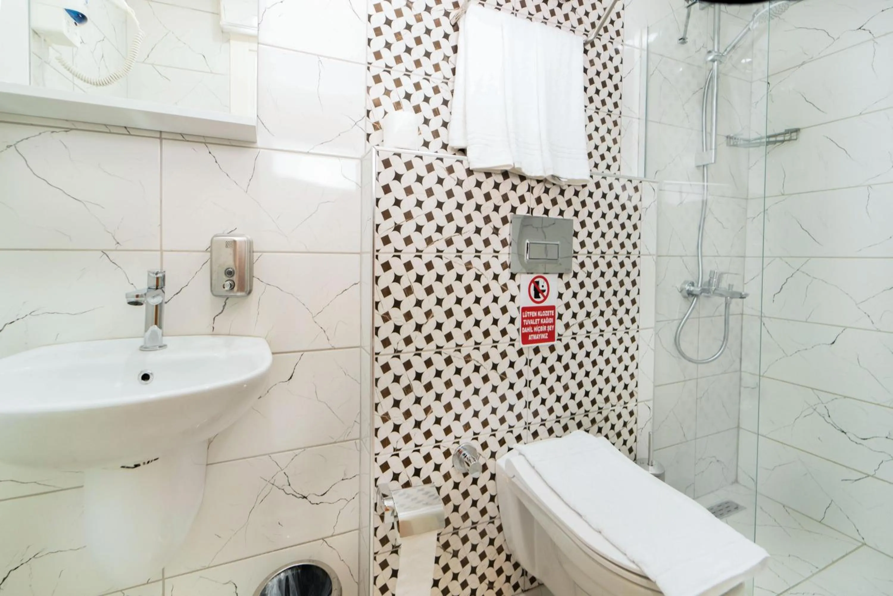 Toilet in Deniz Boutique Hotel