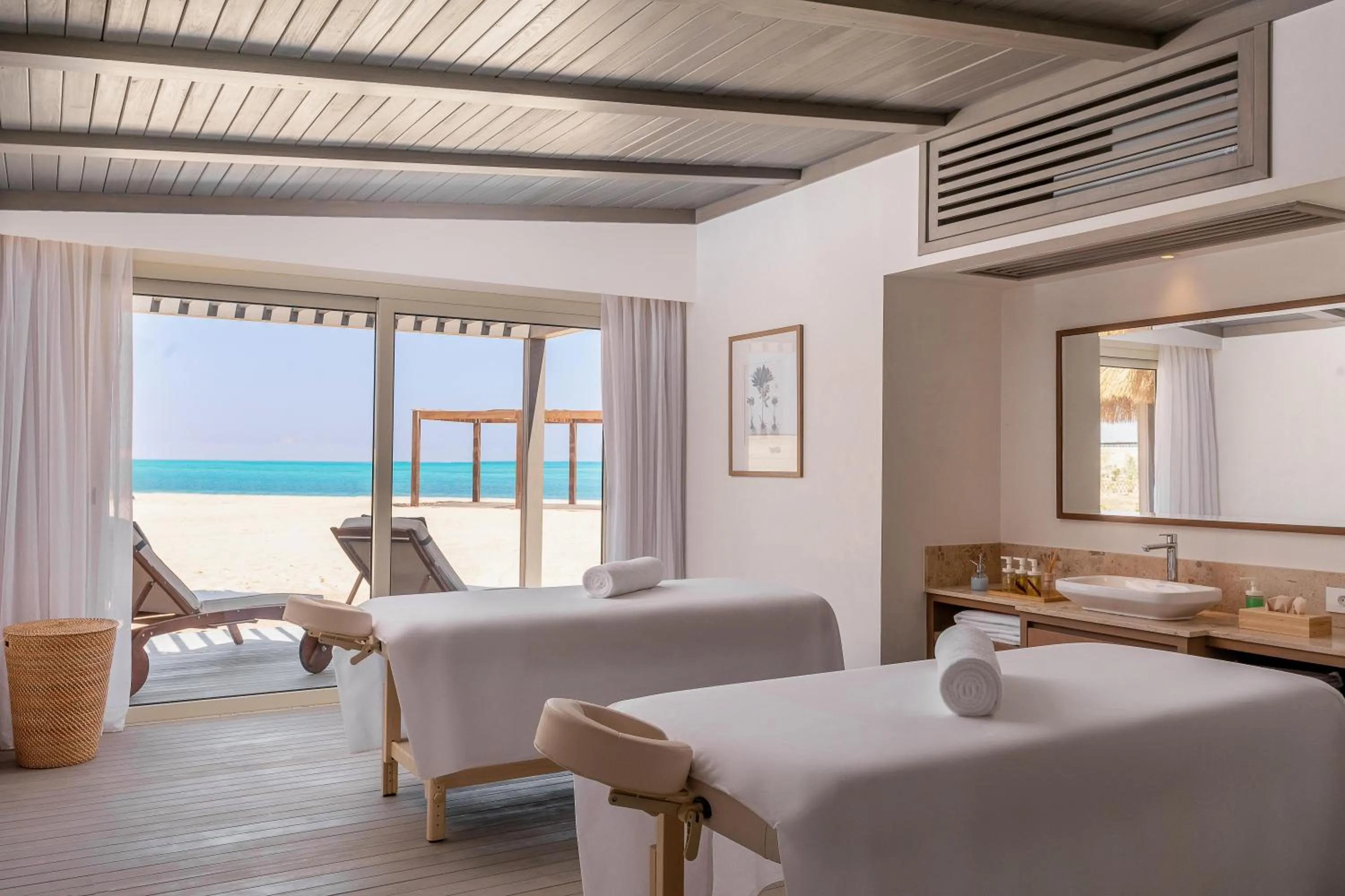 Spa and wellness centre/facilities, Bed in Steigenberger Resort Ras Soma