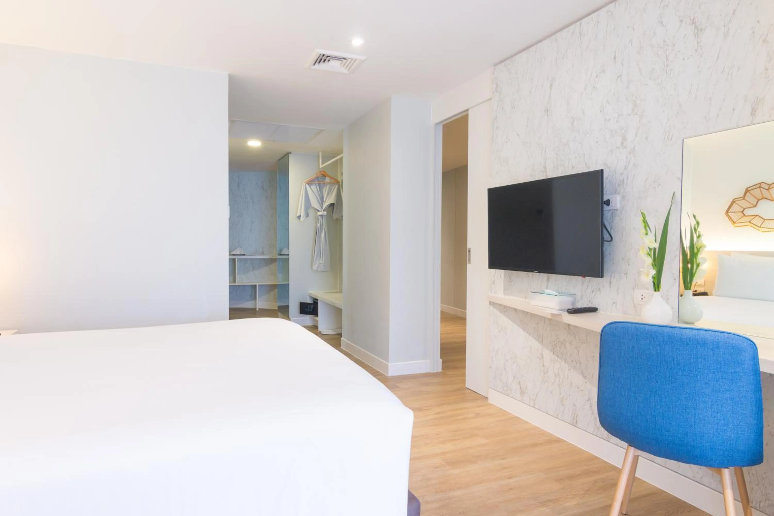 Photo of the whole room, Bed in VELA Dhi Udon Thani