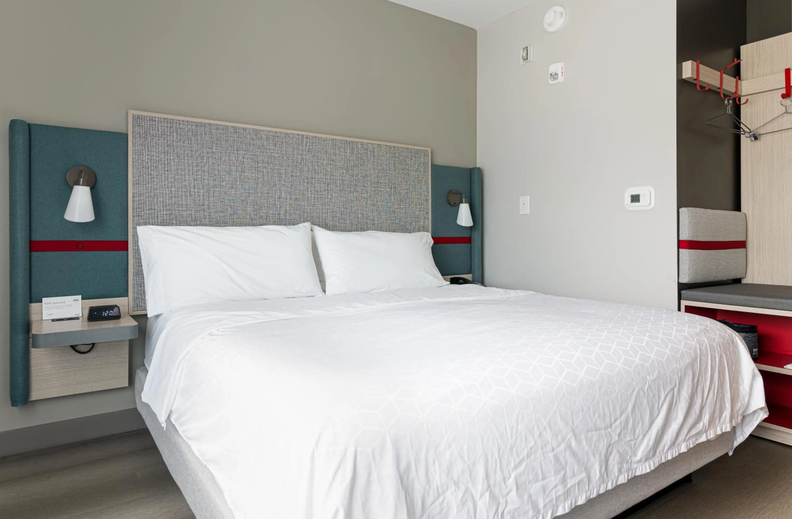 Bedroom, Bed in avid hotel Summerville by IHG