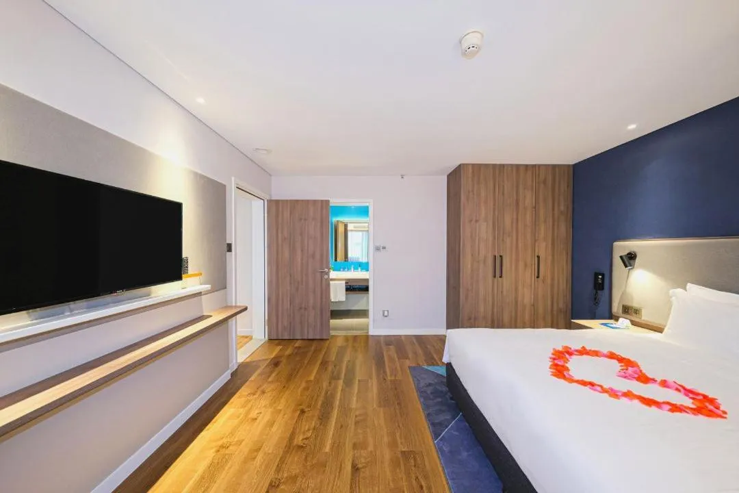 Photo of the whole room, Bed in Holiday Inn Express Quanzhou City Center by IHG