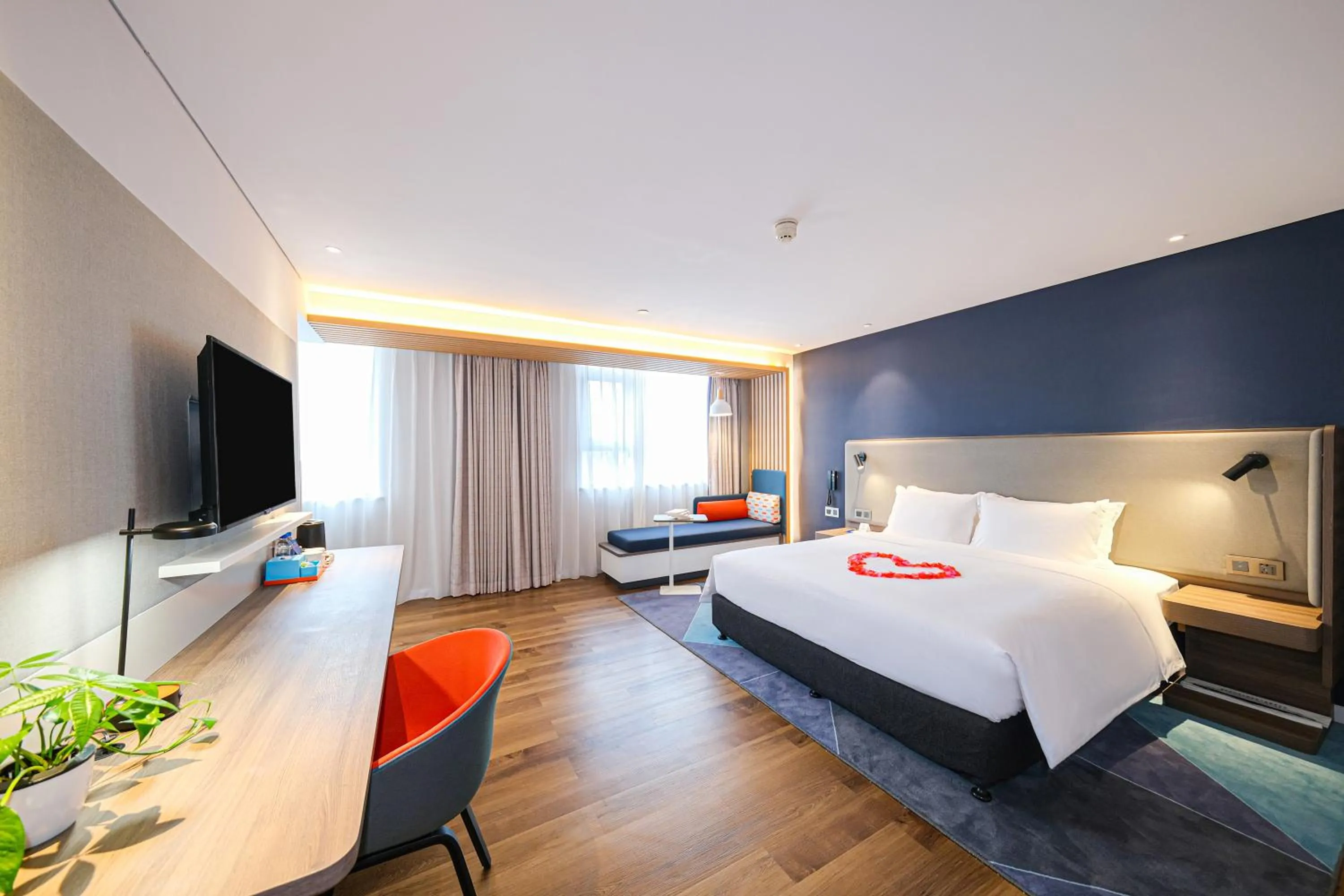 Standard King Room with Extra Floor Space in Holiday Inn Express Quanzhou City Center by IHG